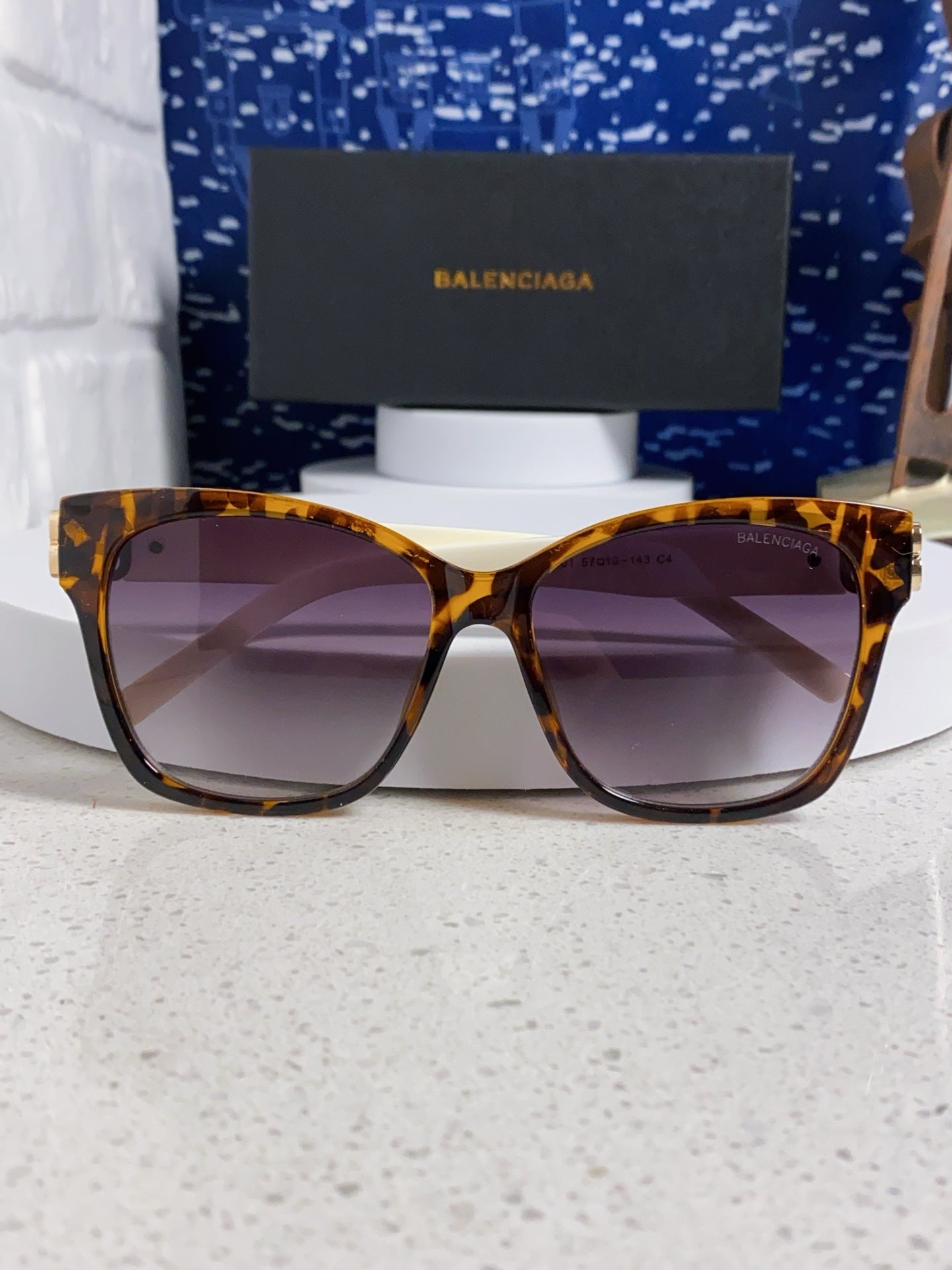 Balenciaga BB0102SA Fashion Silver Lens Sunglasses for Men & Women - detail image 9