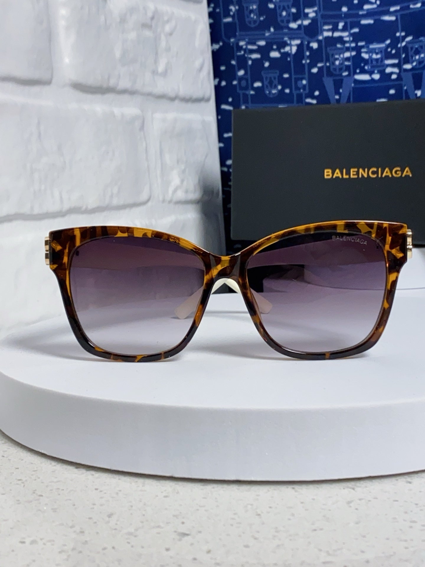 Balenciaga BB0102SA Fashion Silver Lens Sunglasses for Men & Women - detail image 2