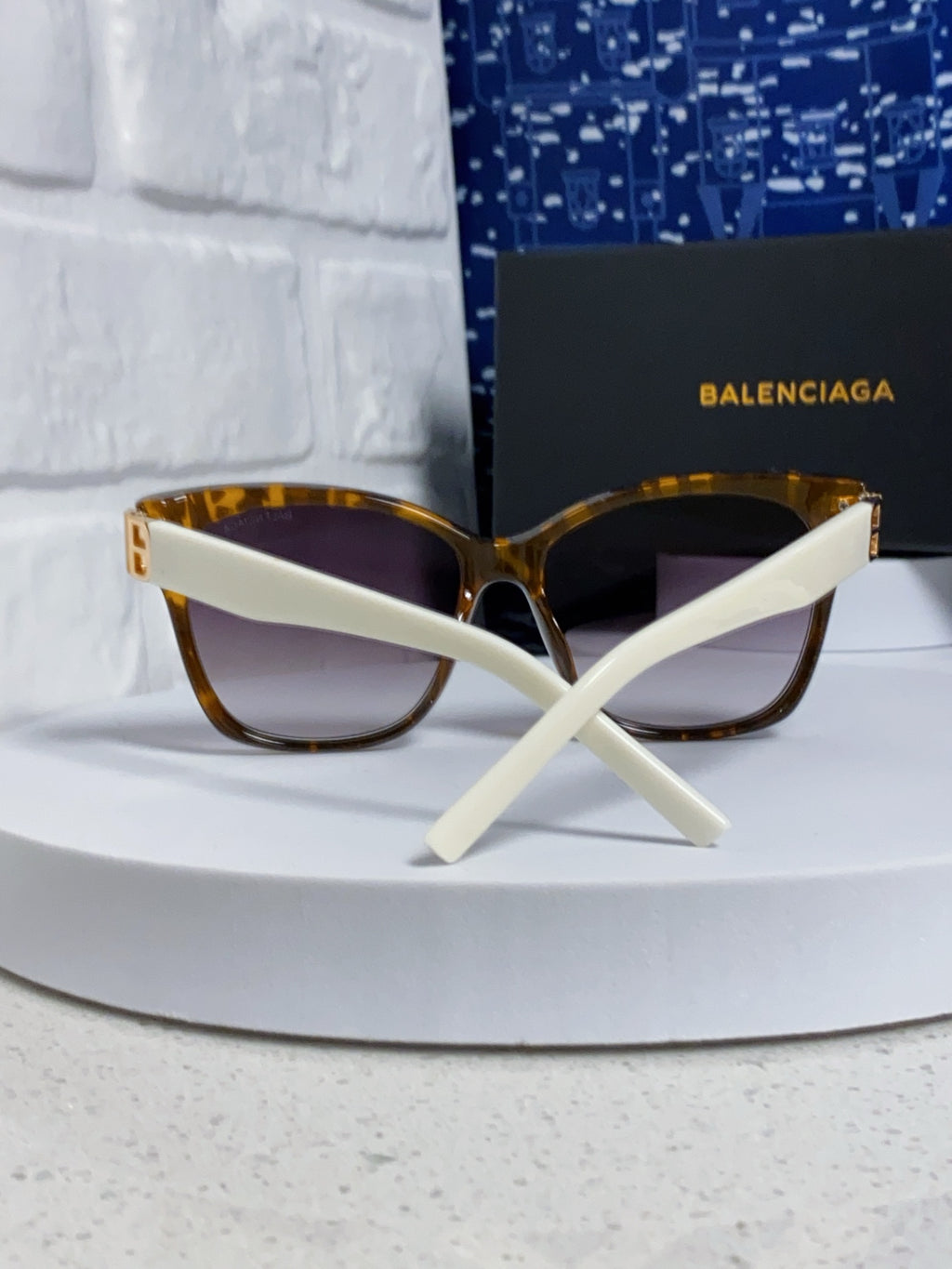 Balenciaga BB0102SA Fashion Silver Lens Sunglasses for Men & Women - detail image 3