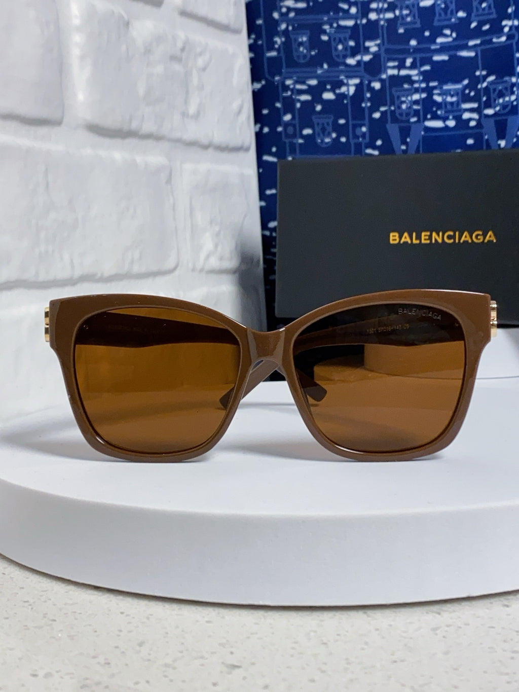 Balenciaga BB0102SA Fashion Brown Lens Sunglasses for Men & Women - detail image 2