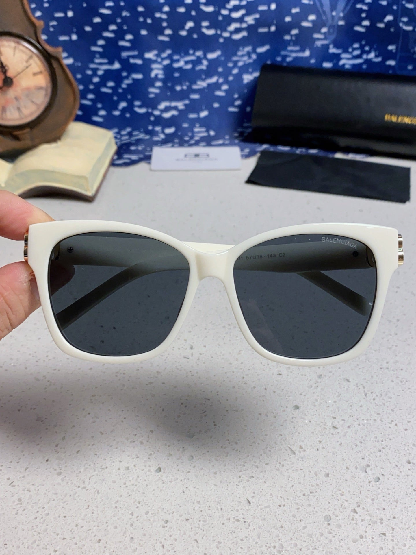 Balenciaga BB0102SA Fashion Blue Lens Sunglasses for Men & Women - detail image 4