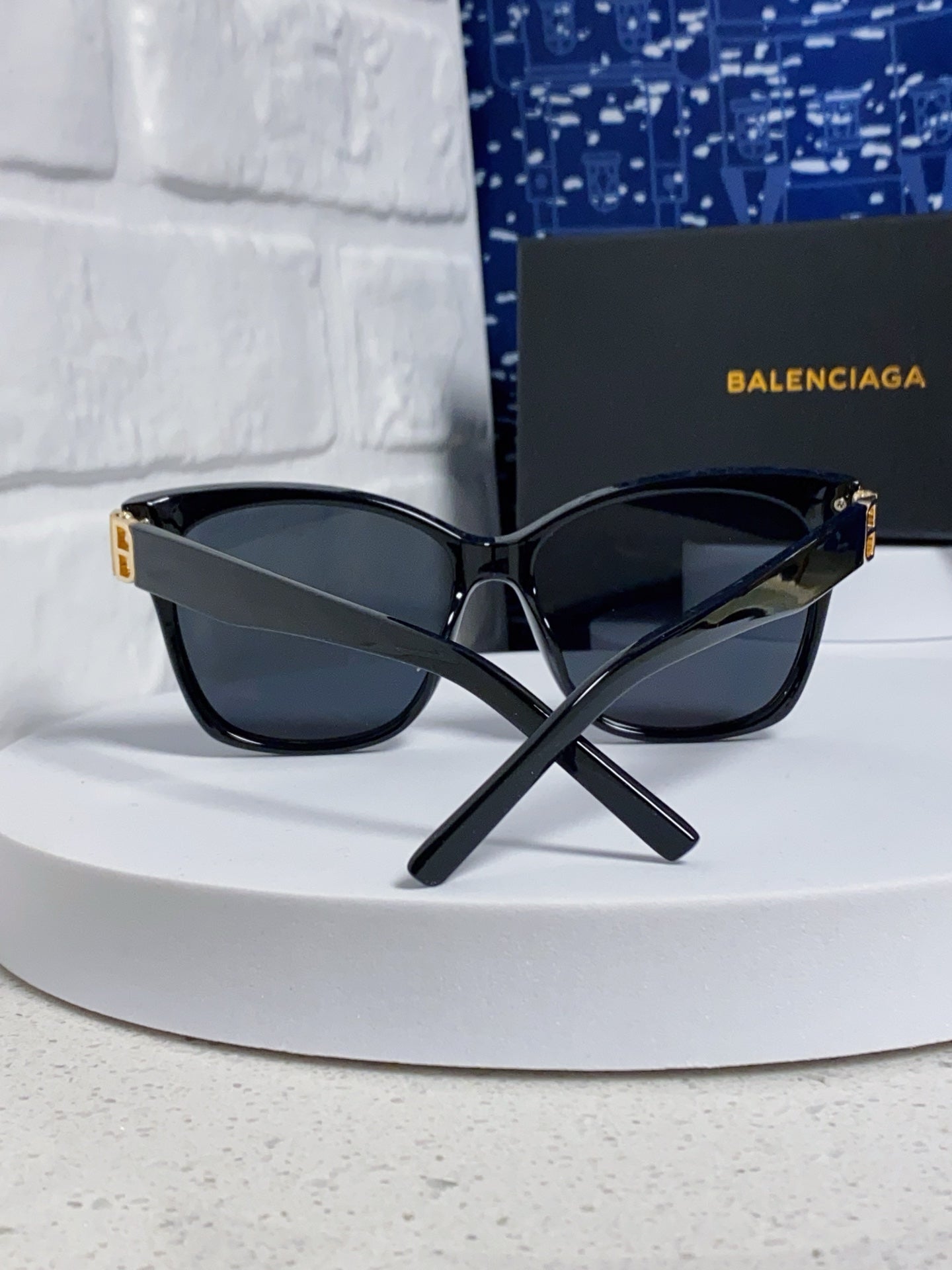 Balenciaga BB0102SA Fashion Black Lens Sunglasses for Men & Women - detail image 4