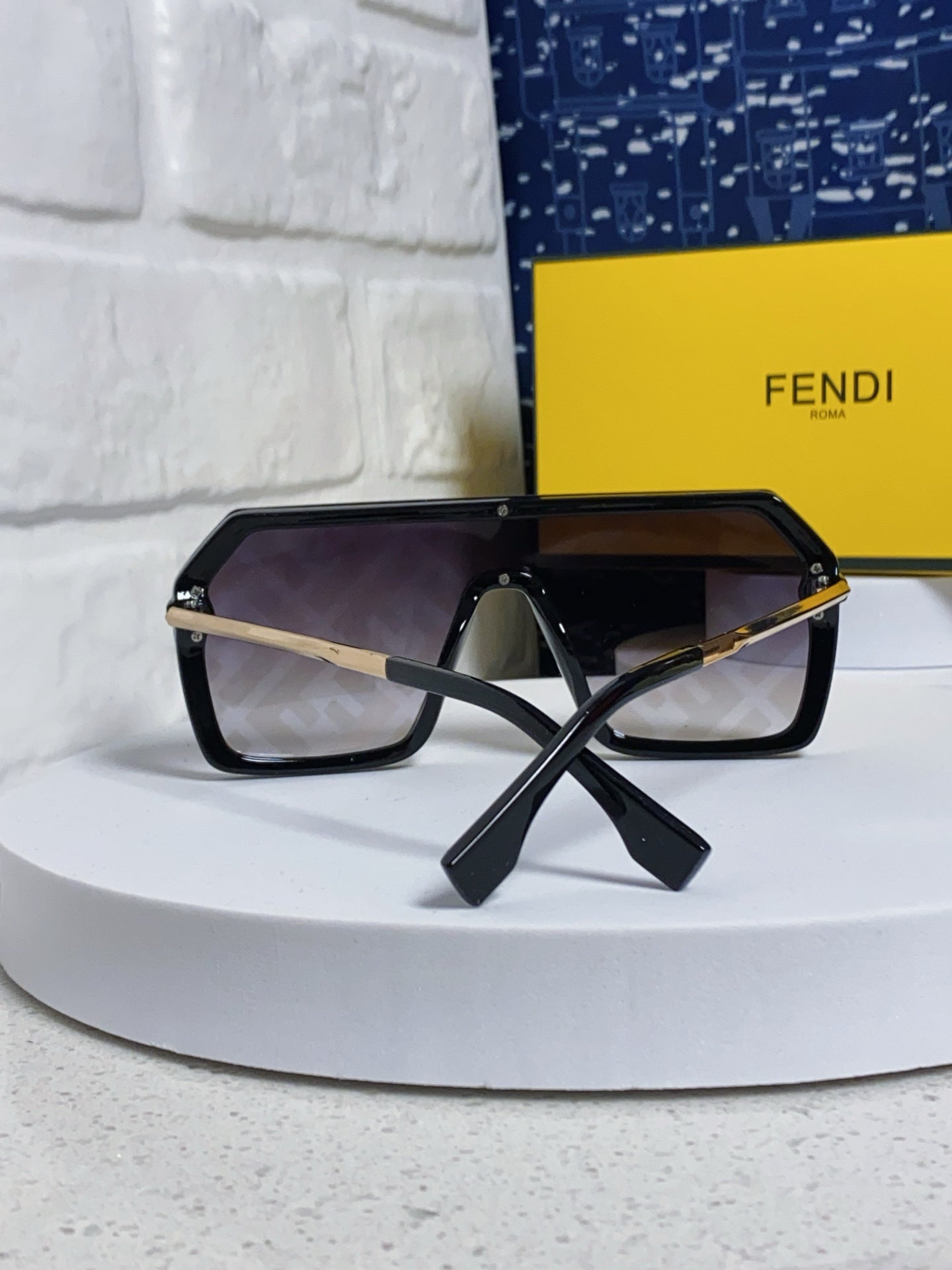 Fendi Lightweight Rimless Silver Lens Sunglasses for Men & Women - detail image 3