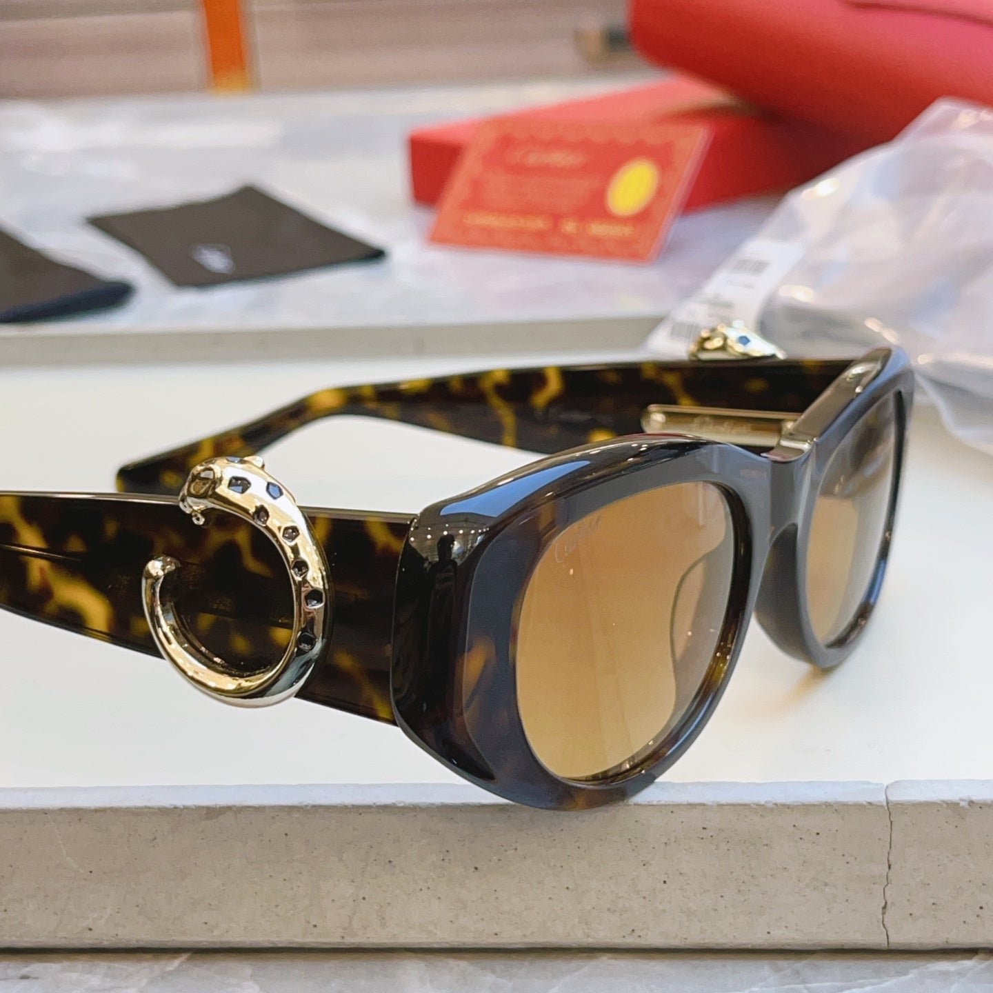 Cartier CT0472S Fashion Black Lens Sunglasses for Men & Women - detail image 3