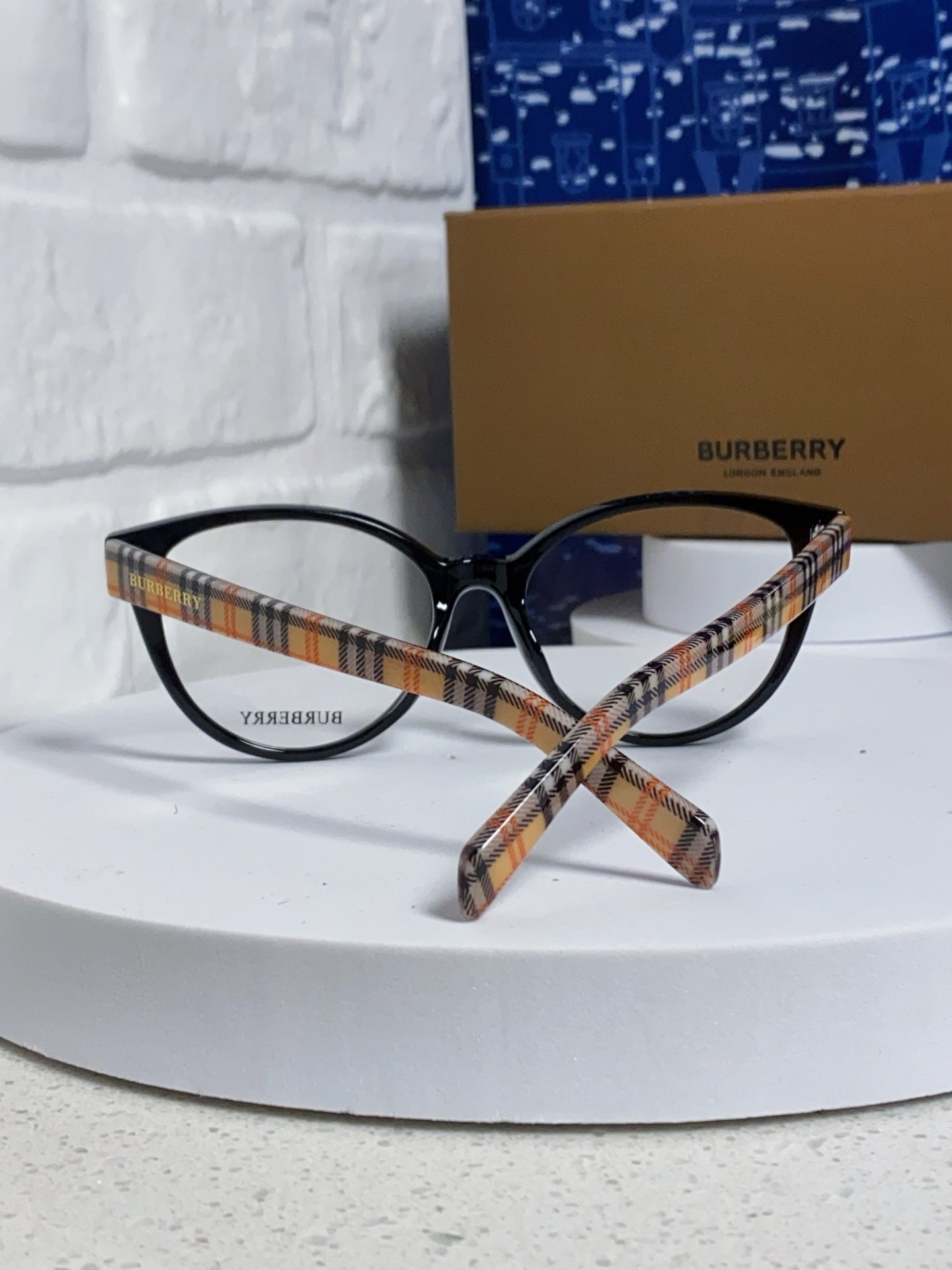 Burberry Blue-Light Fashion Silver Lens Sunglasses for Men & Women - detail image 3