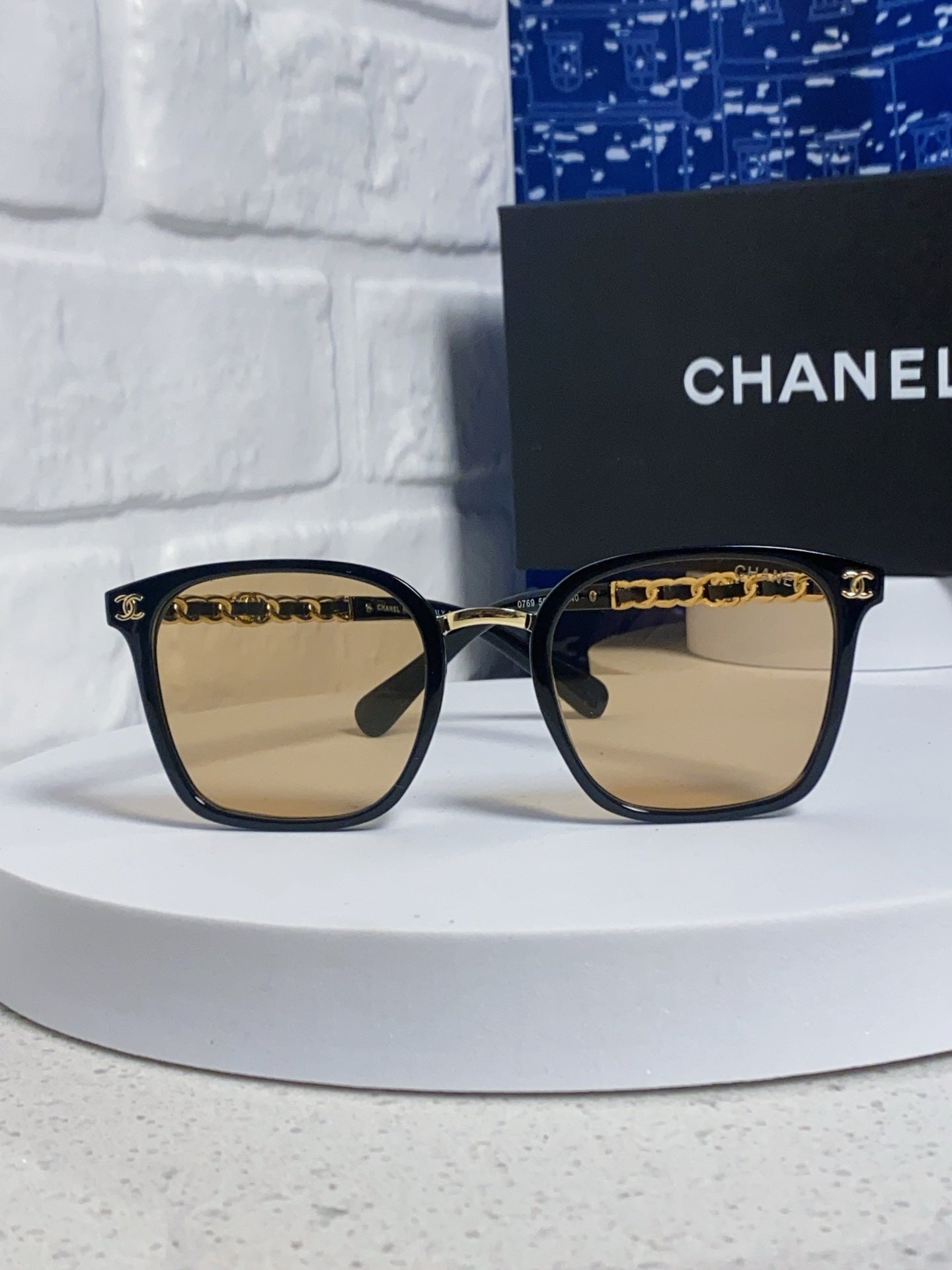 Chanel Fashion Gold Lens Sunglasses for Men & Women - 449084 - detail image 2
