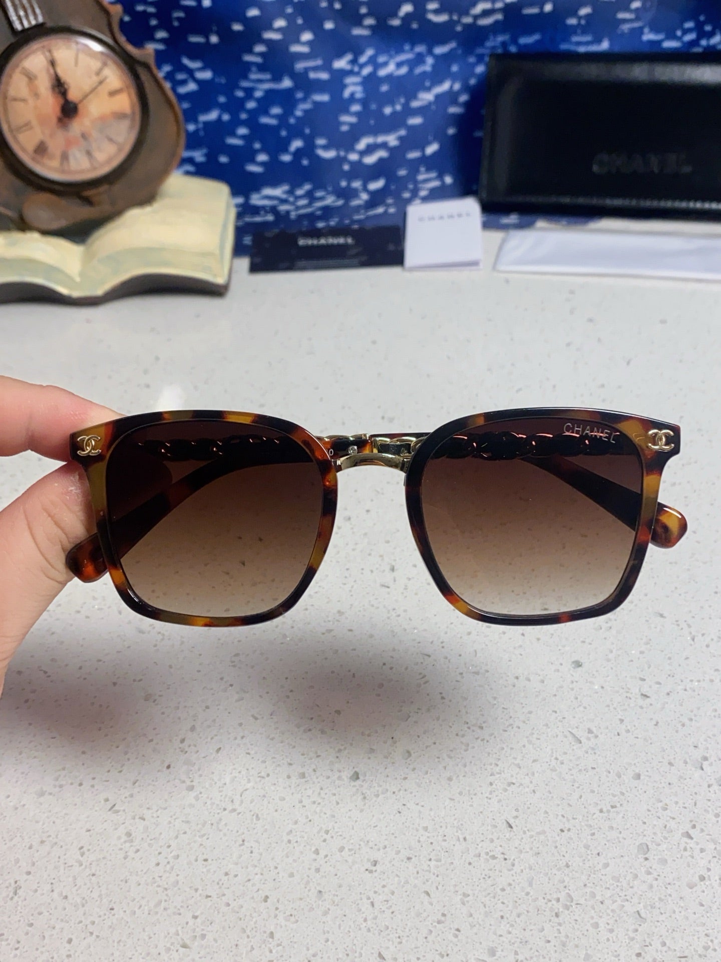 Chanel Fashion Red Lens Sunglasses for Men & Women - 448886 - detail image 4