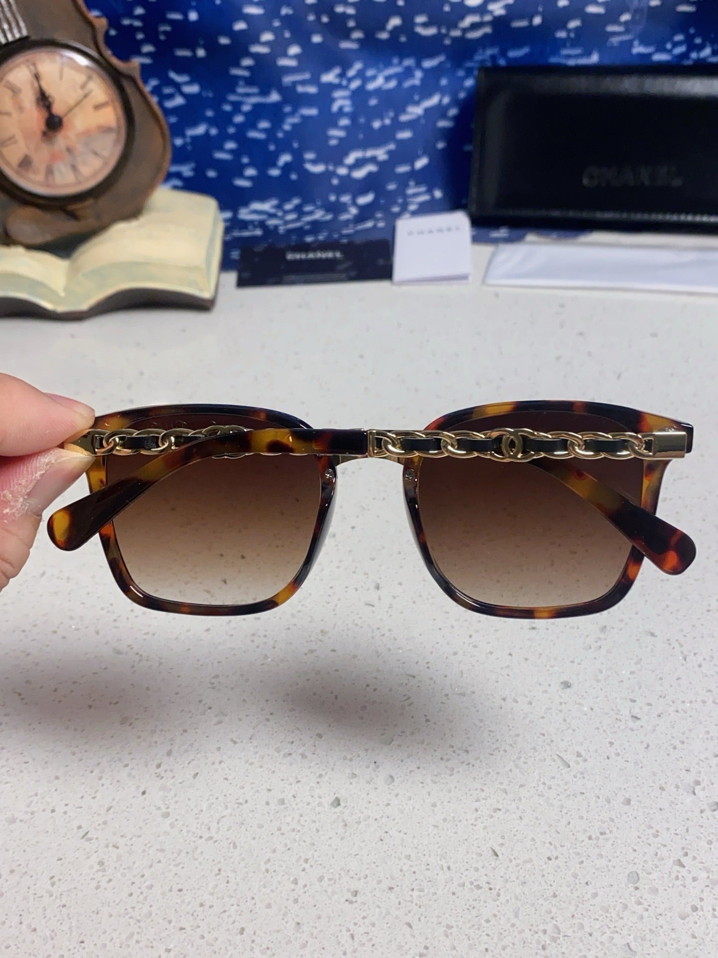 Chanel Fashion Red Lens Sunglasses for Men & Women - 448886 - detail image 5