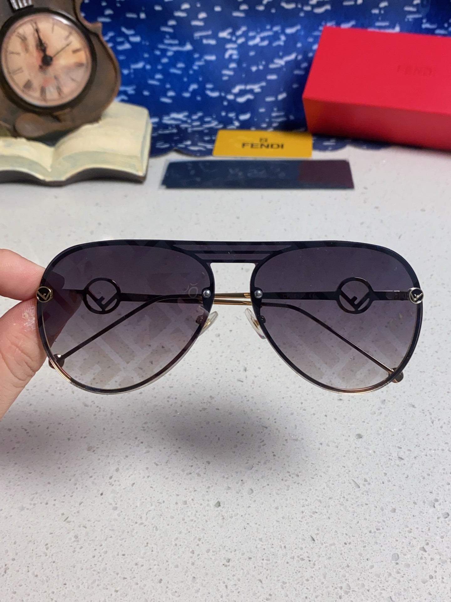 Fendi Aviator Gray Lens Sunglasses for Men & Women - 867231 - detail image 4