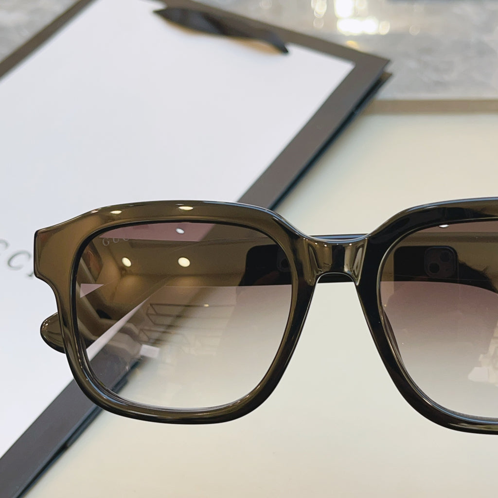 Gucci GG1798SA Fashion Black Lens Sunglasses for Men & Women - 431380 - detail image 9