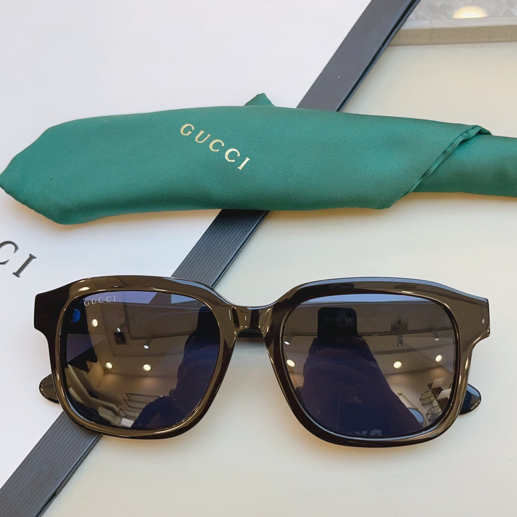 Gucci GG1798SA Fashion Black Lens Sunglasses for Men & Women - 431380 - detail image 3