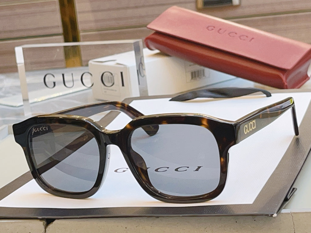 Gucci GG1798SA Fashion Black Lens Sunglasses for Men & Women - 431381 - detail image 3