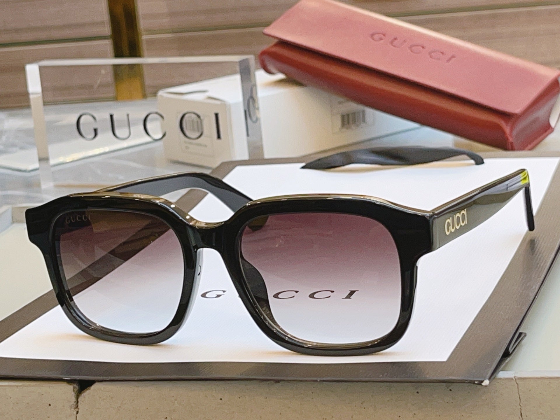 Gucci GG1798SA Fashion Black Lens Sunglasses for Men & Women - 431381