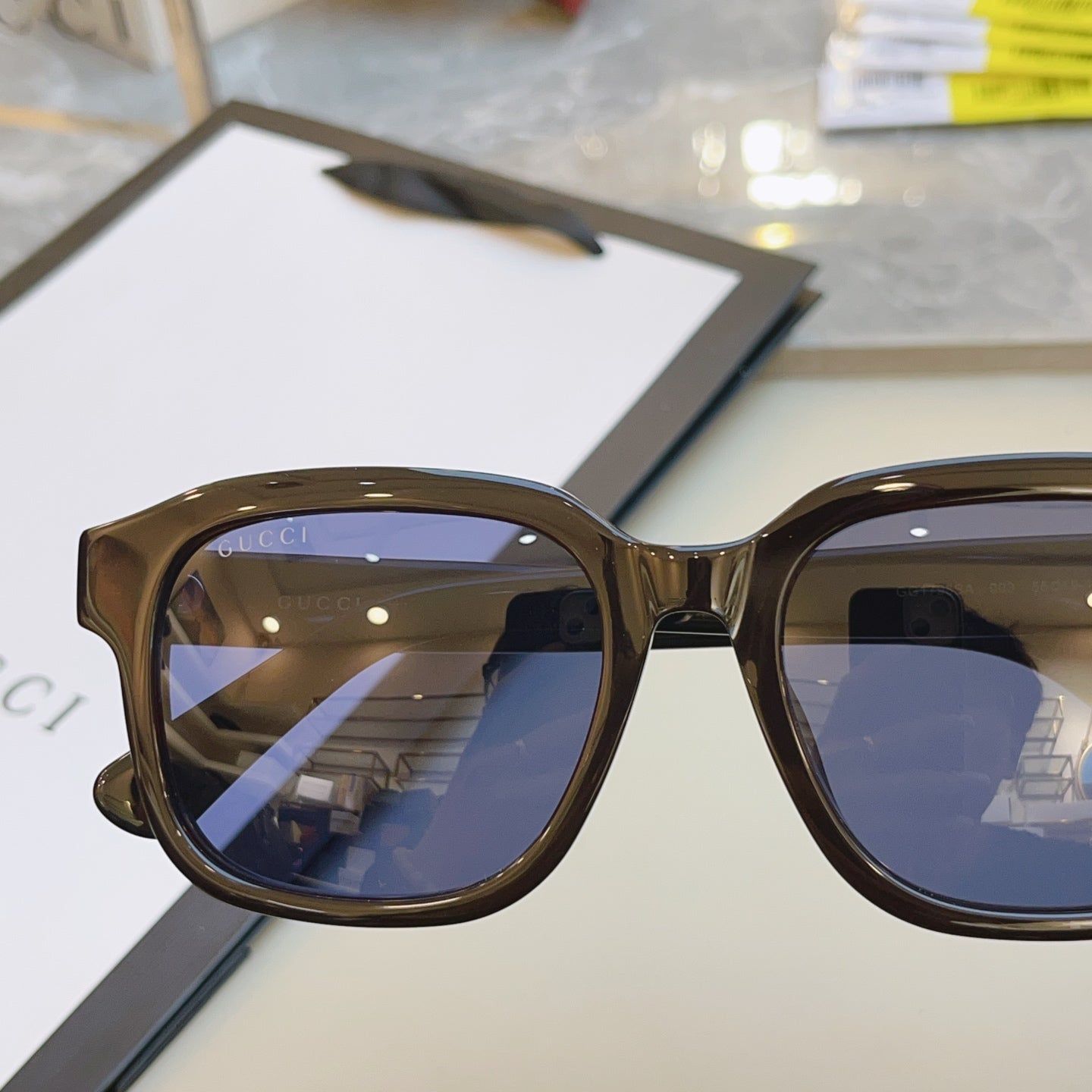 Gucci GG1798SA Fashion Black Lens Sunglasses for Men & Women - detail image 6