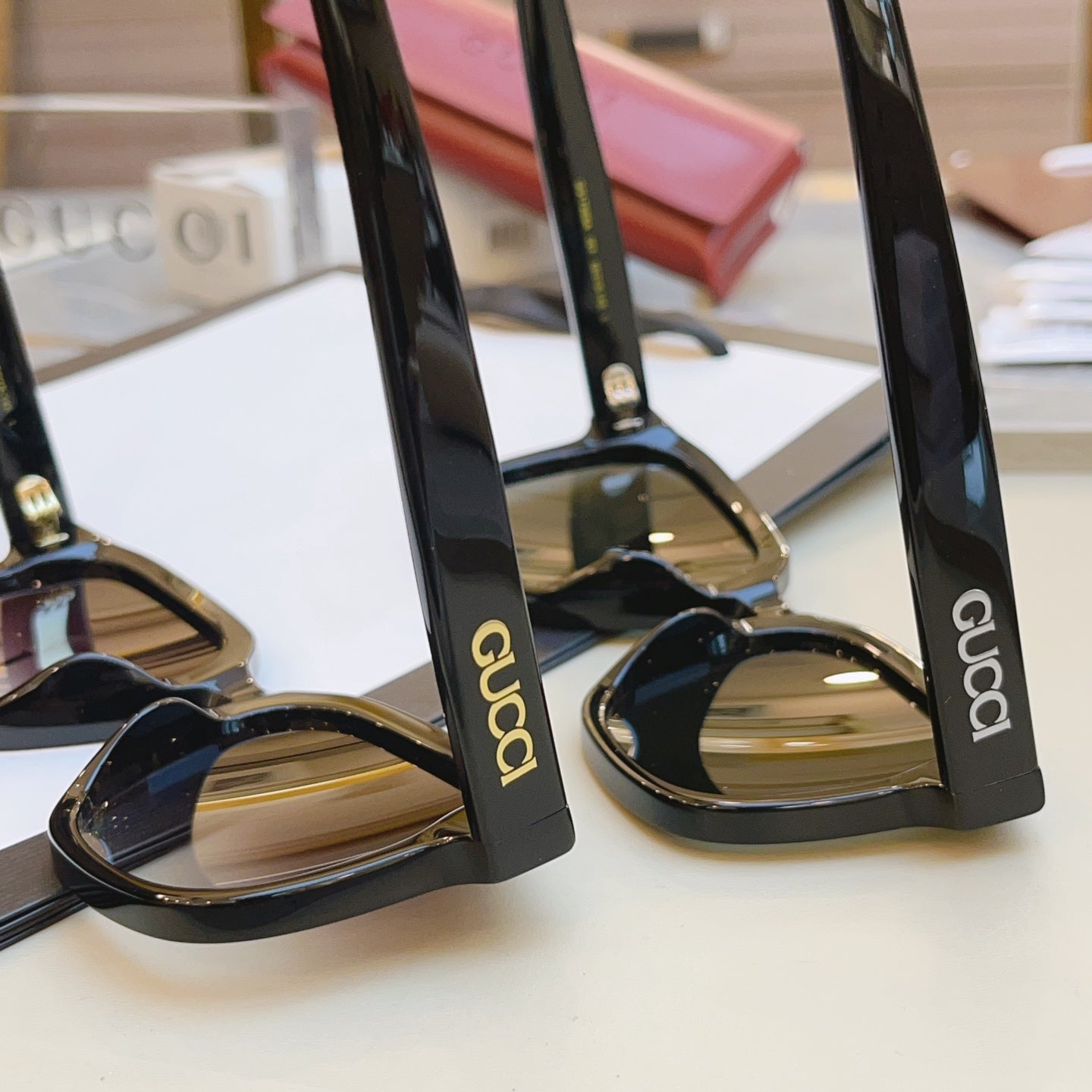 Gucci GG1798SA Fashion Gray Lens Sunglasses for Men & Women - detail image 7