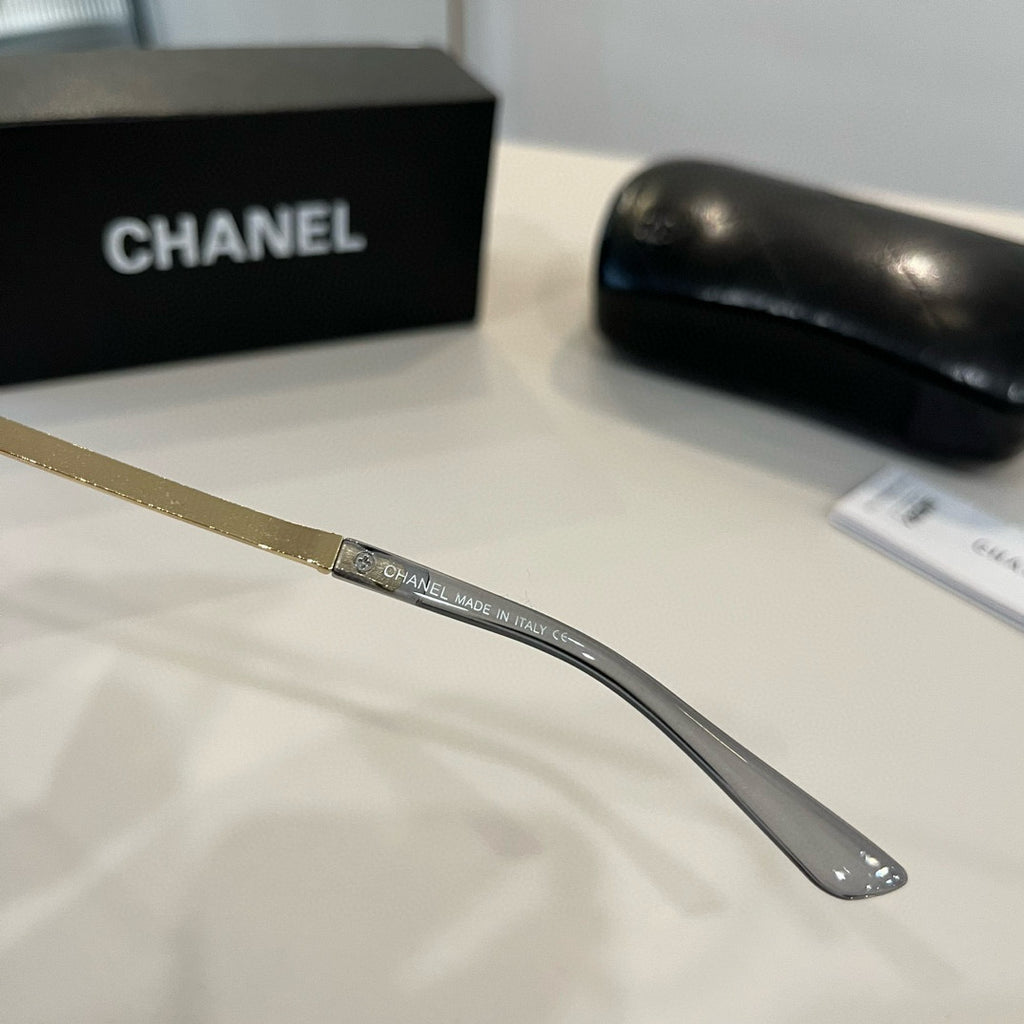 Chanel Oversized Silver Lens Sunglasses for Men & Women - 448960 - detail image 9