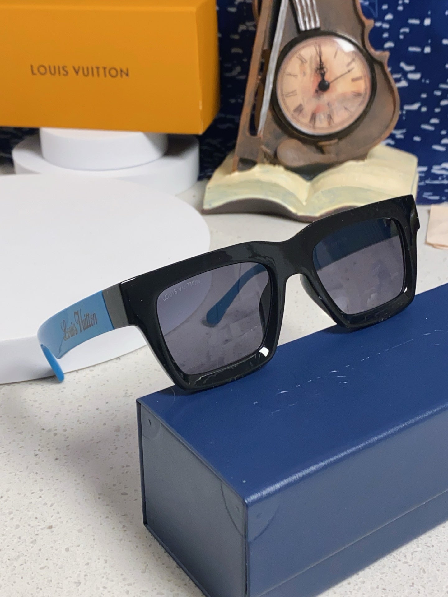 Louis Vuitton Square Black Lens Sunglasses for Men & Women - 464666 - detail image 10
