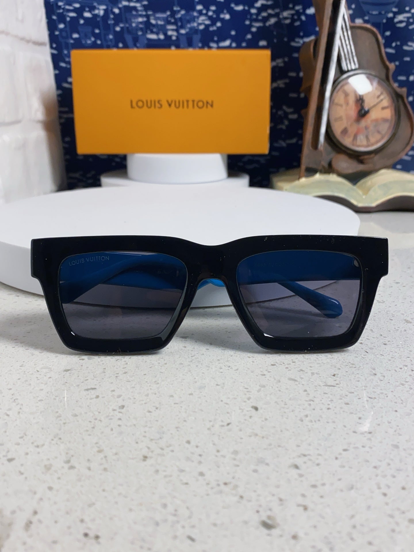 Louis Vuitton Square Black Lens Sunglasses for Men & Women - 464666 - detail image 9