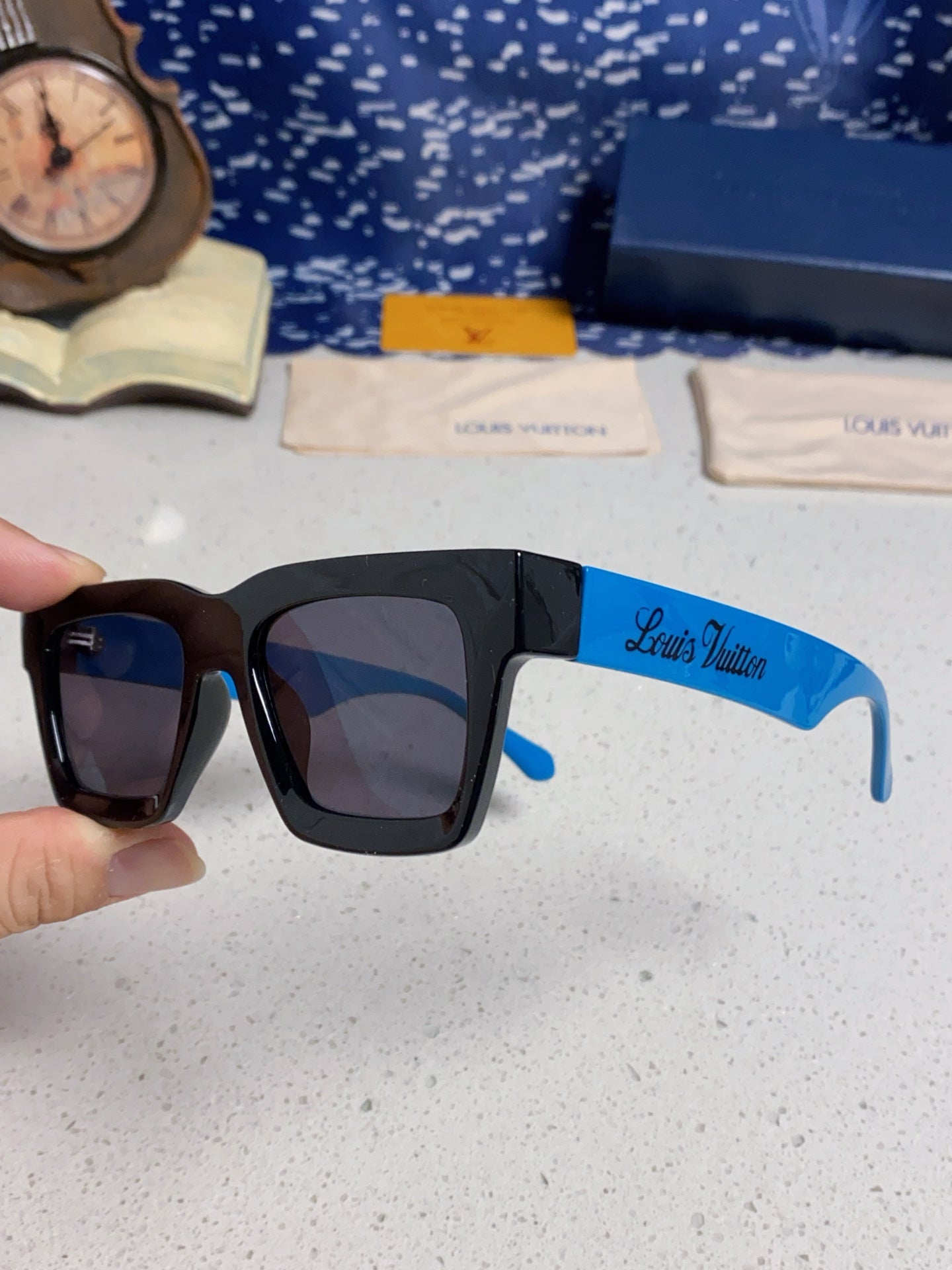 Louis Vuitton Square Black Lens Sunglasses for Men & Women - 464666 - detail image 6