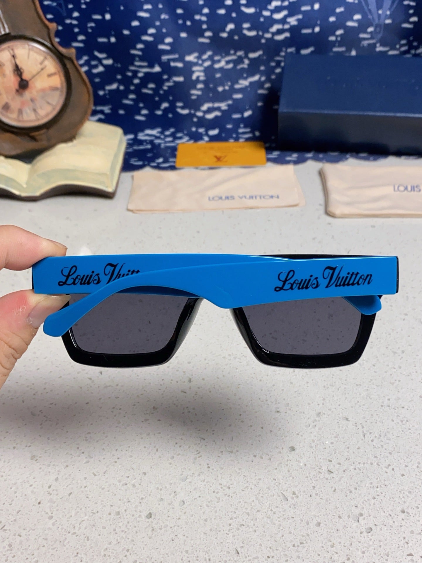 Louis Vuitton Square Black Lens Sunglasses for Men & Women - 464666 - detail image 5