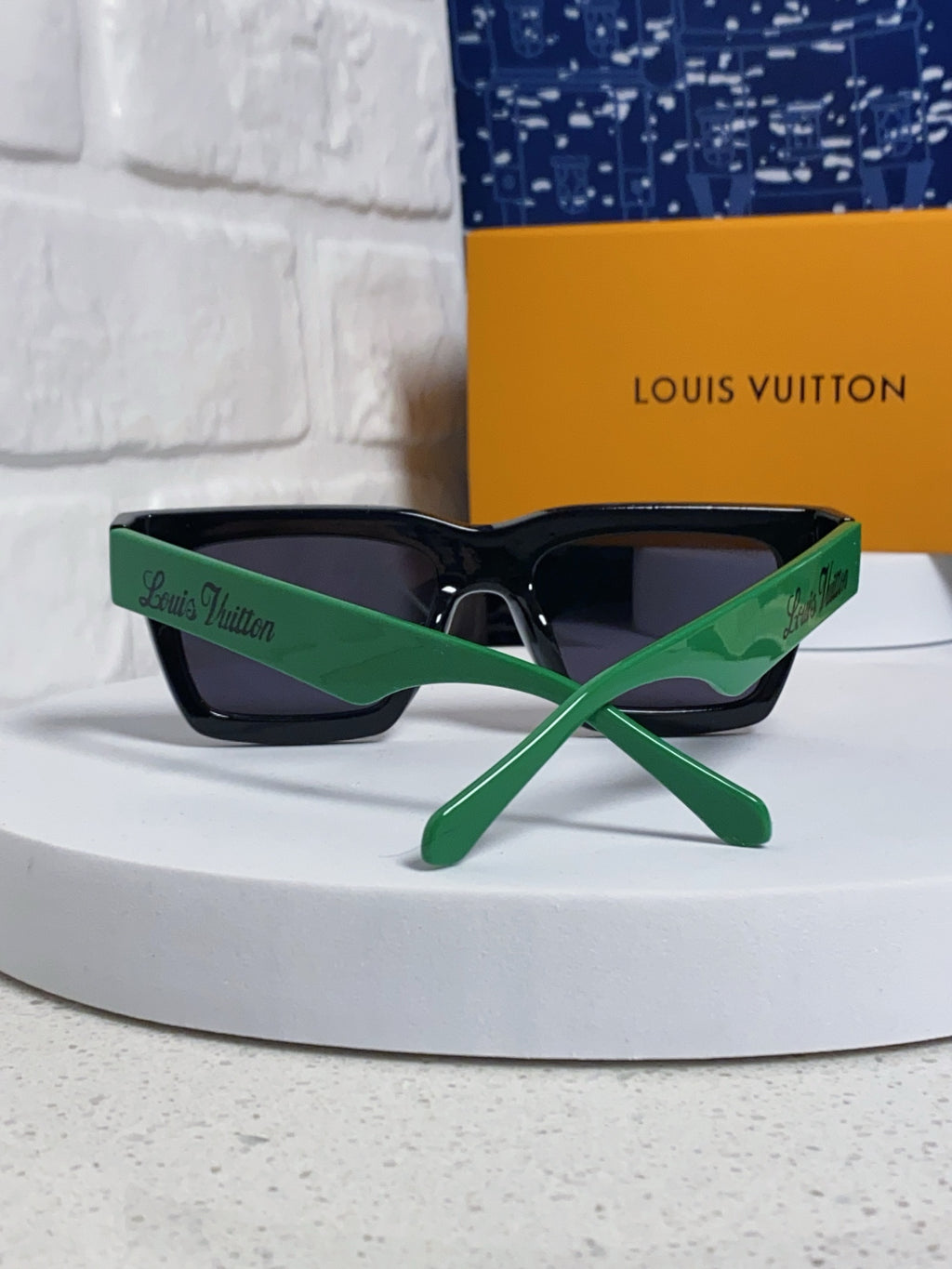 Louis Vuitton Square Blue Lens Sunglasses for Men & Women - 464667 - detail image 3