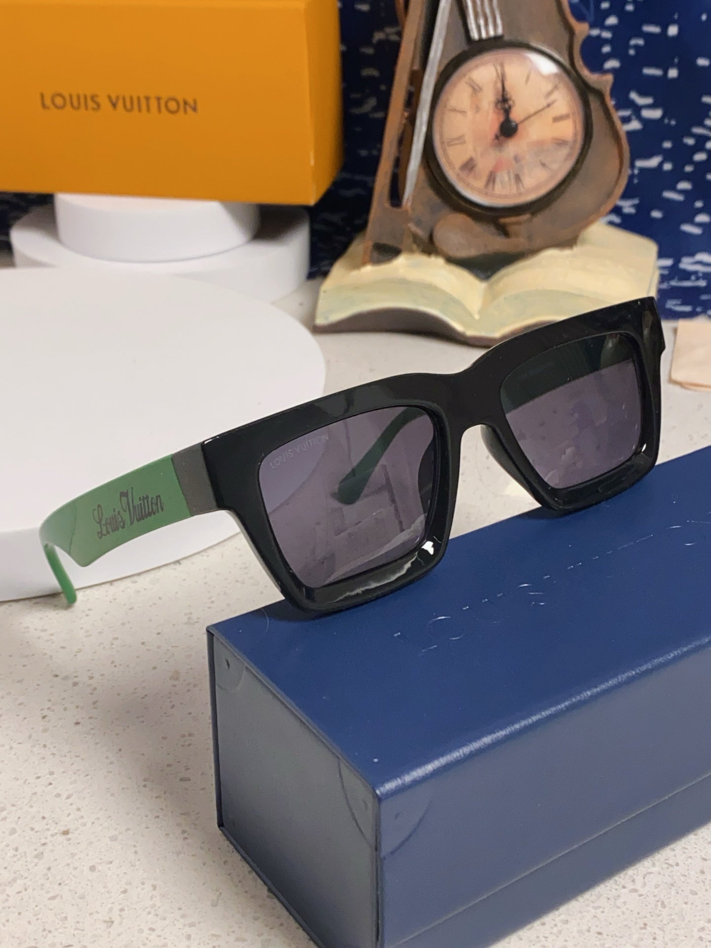Louis Vuitton Square Blue Lens Sunglasses for Men & Women - 464667 - detail image 10