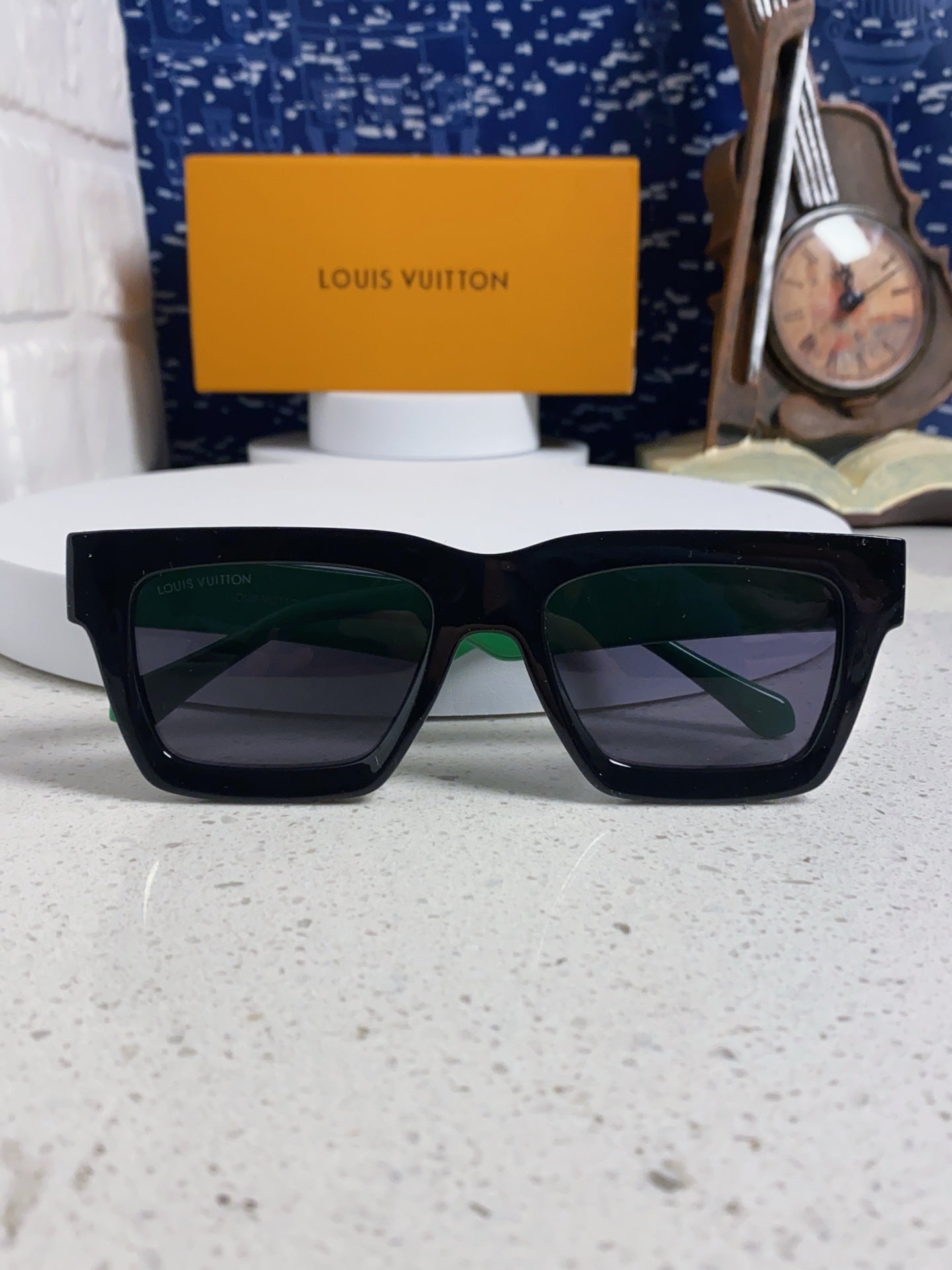 Louis Vuitton Square Blue Lens Sunglasses for Men & Women - 464667 - detail image 9