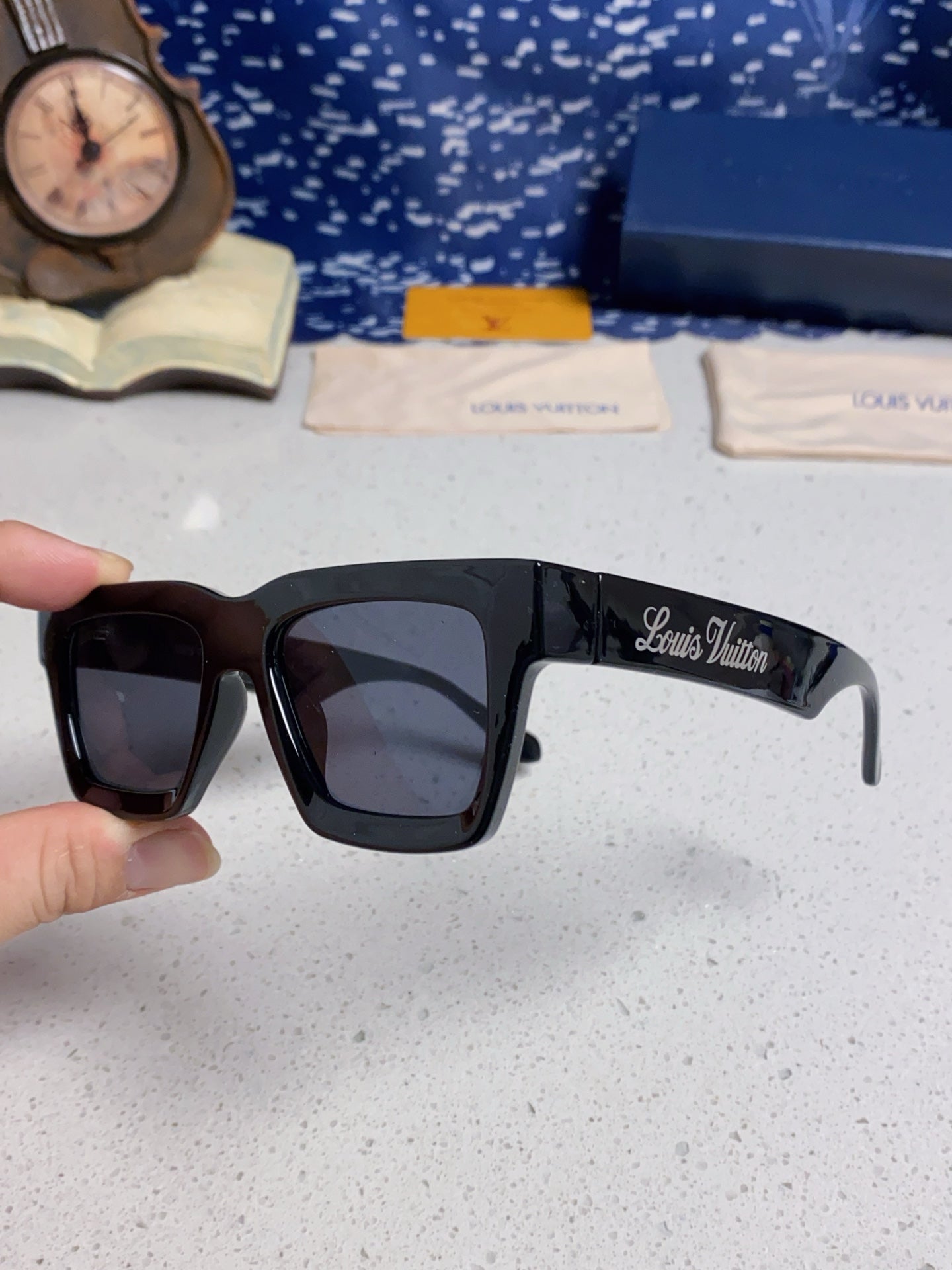 Louis Vuitton Square Gray Lens Sunglasses for Men & Women - 464668 - detail image 6