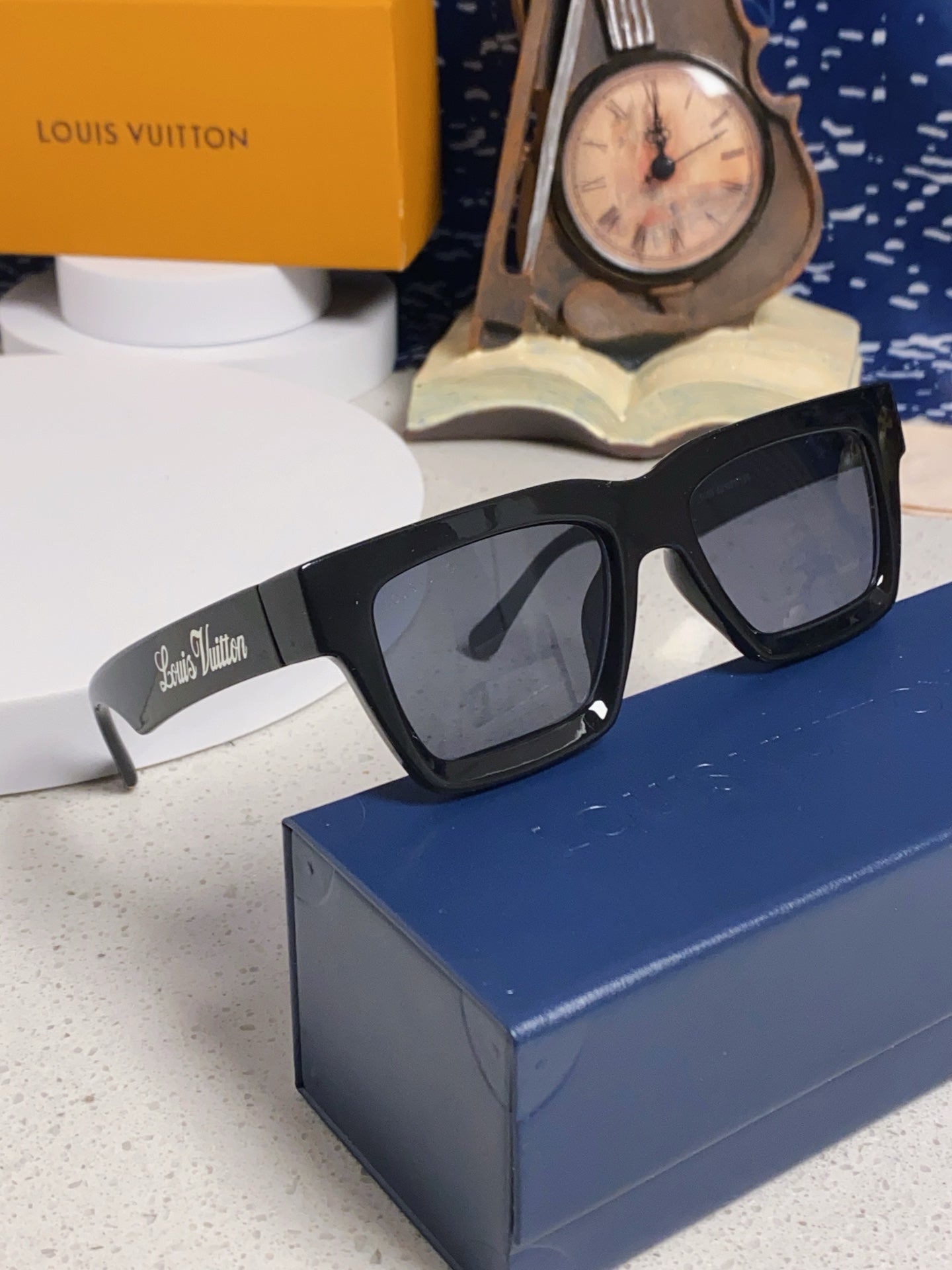 Louis Vuitton Square Gray Lens Sunglasses for Men & Women - 464668 - detail image 10
