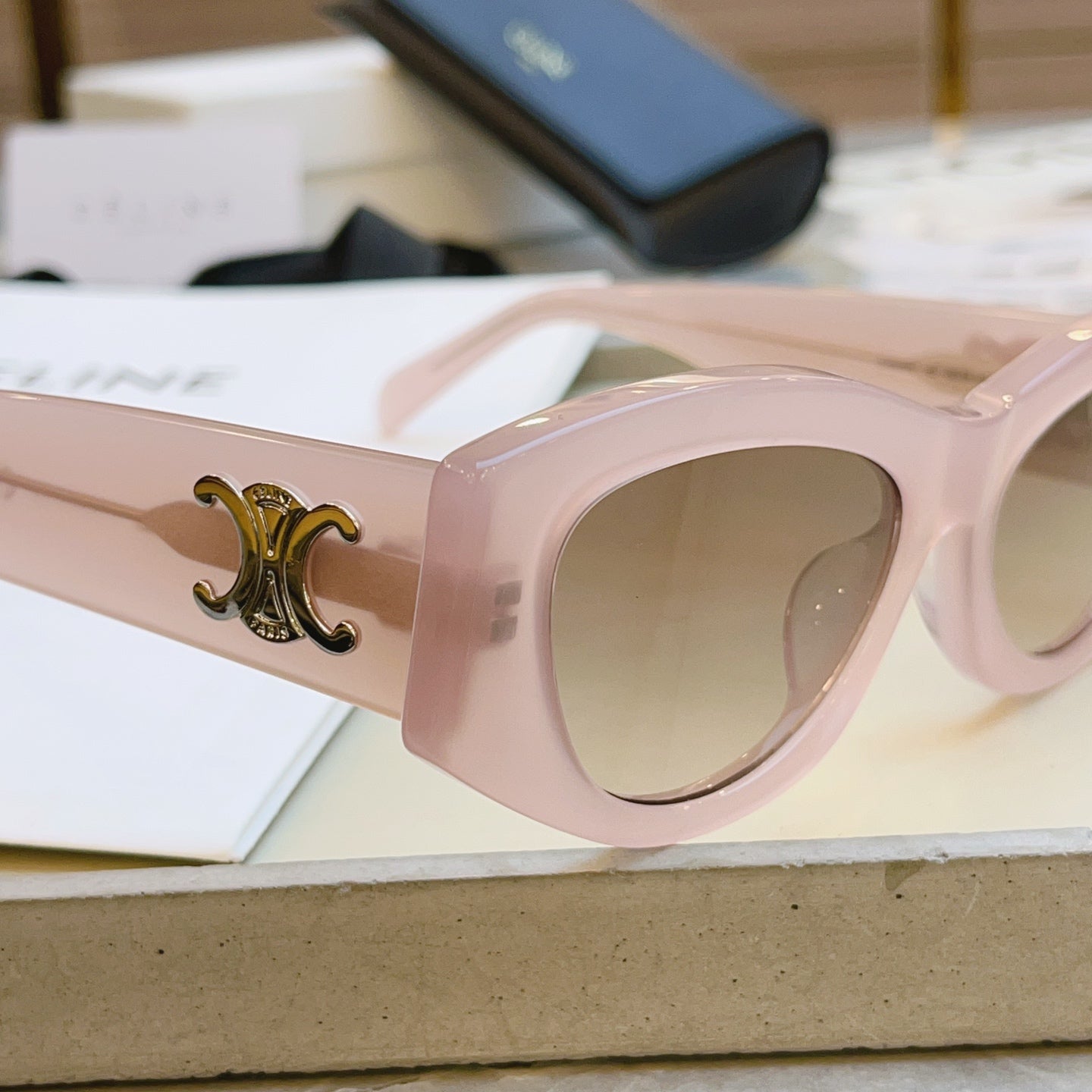 Celine CL40308U Fashion Brown Lens Sunglasses for Men & Women - 449251 - detail image 7