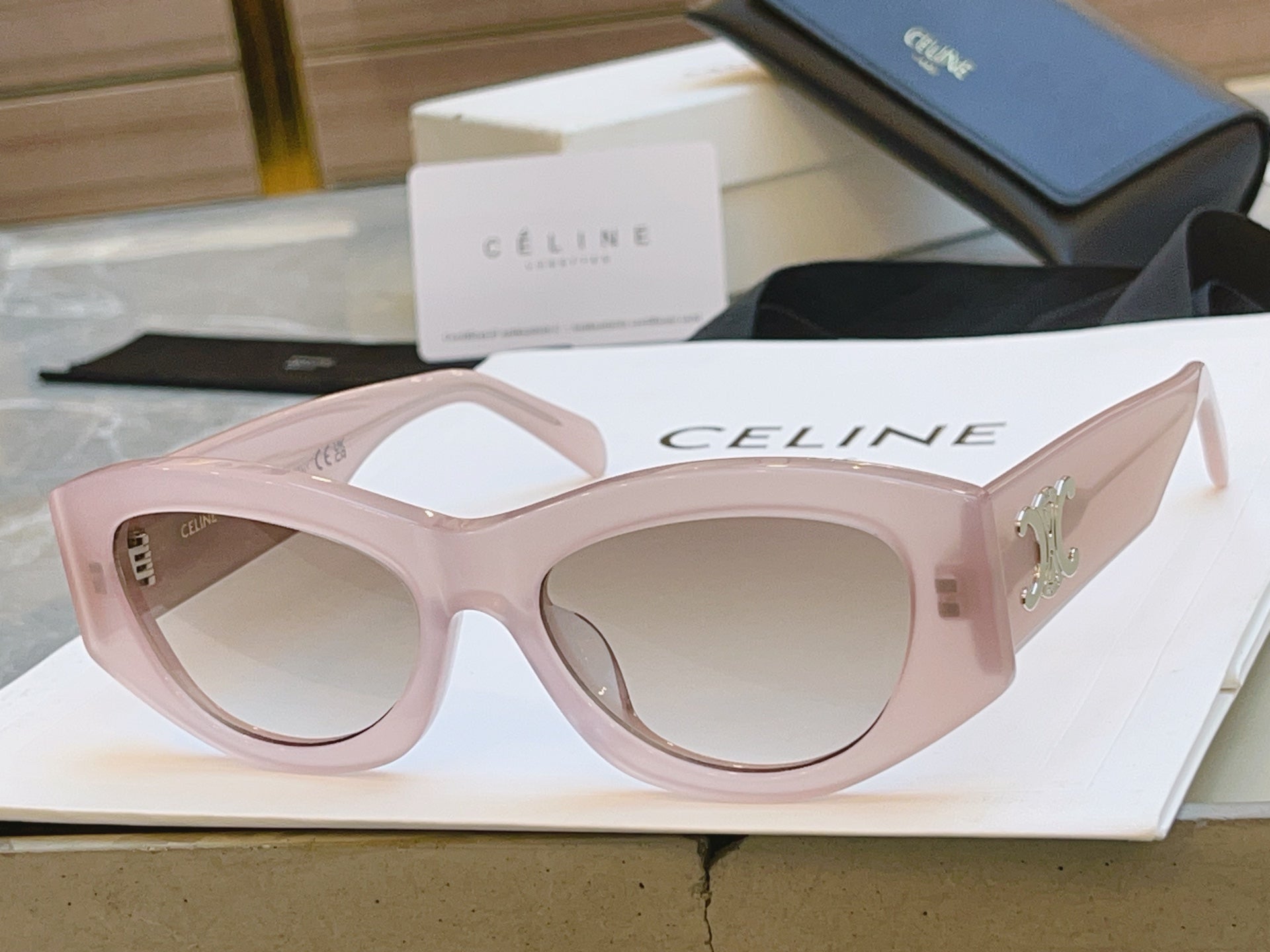 Celine CL40308U Fashion Brown Lens Sunglasses for Men & Women - 449251 - detail image 2