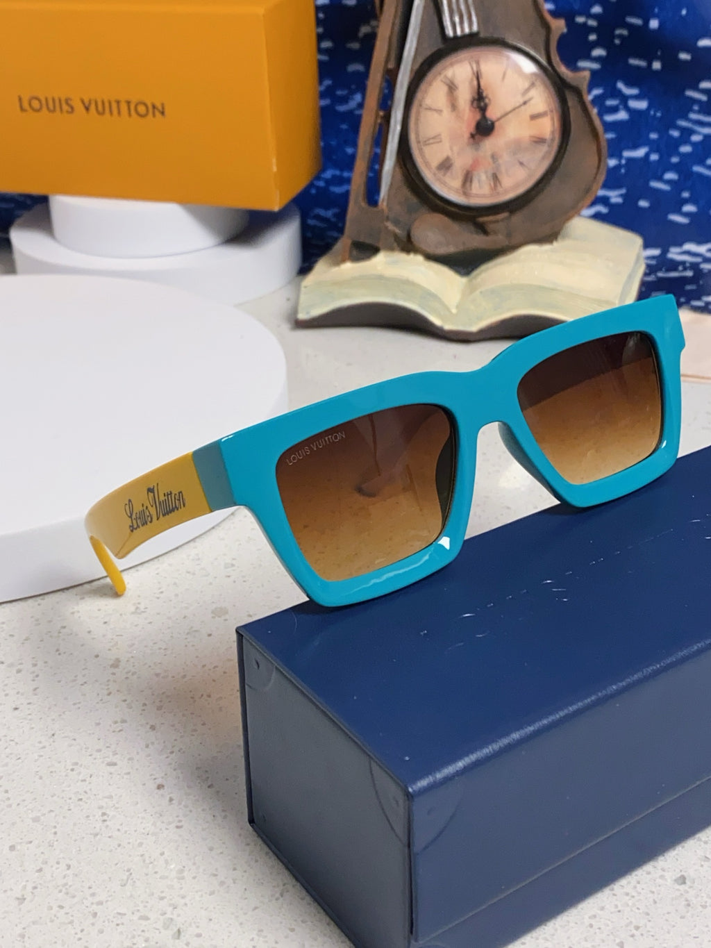 Louis Vuitton Square Blue Lens Sunglasses for Men & Women - 464664 - detail image 10