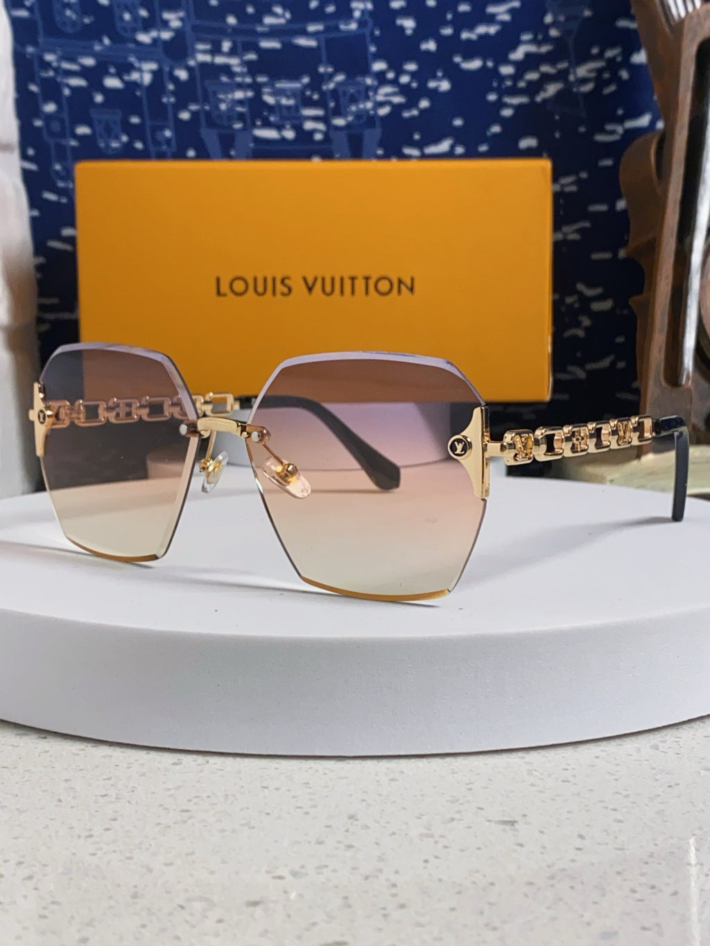 Louis Vuitton Oversized Gold Lens Sunglasses for Men & Women - 493145