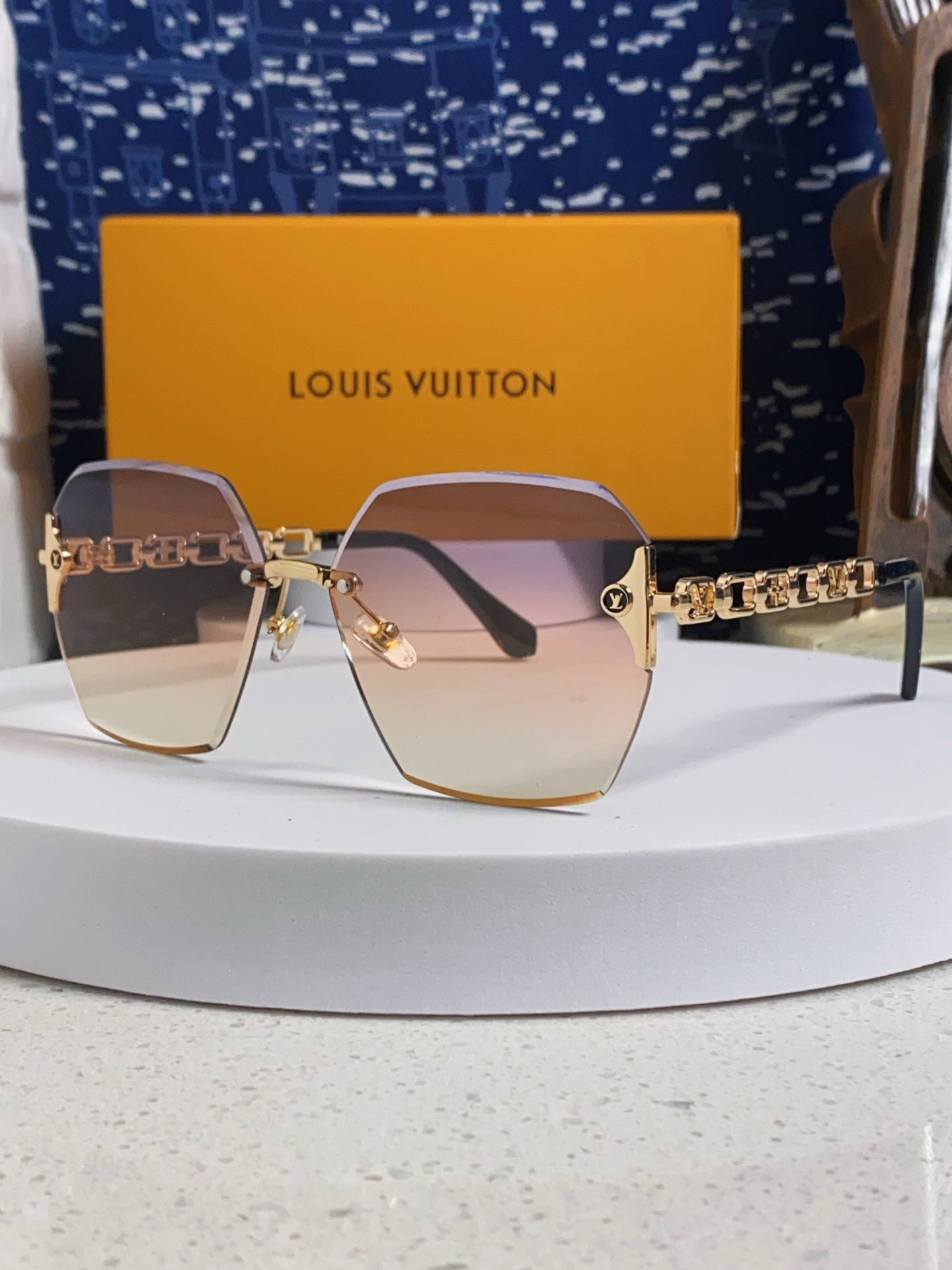 Louis Vuitton Oversized Gold Lens Sunglasses for Men & Women - 493145