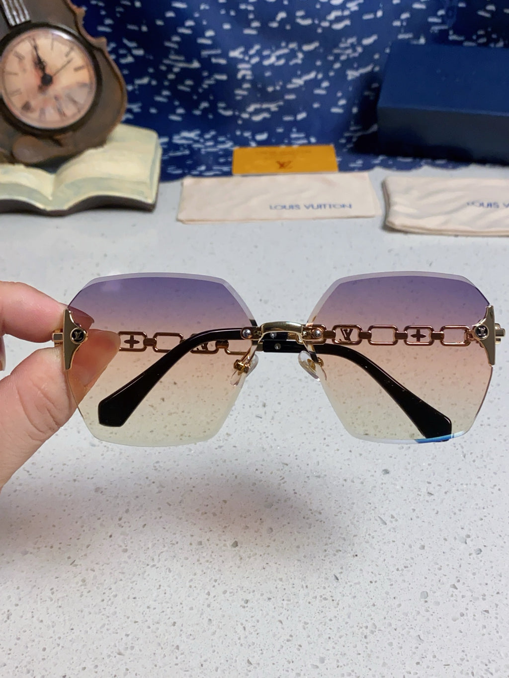 Louis Vuitton Oversized Gold Lens Sunglasses for Men & Women - 493145 - detail image 4