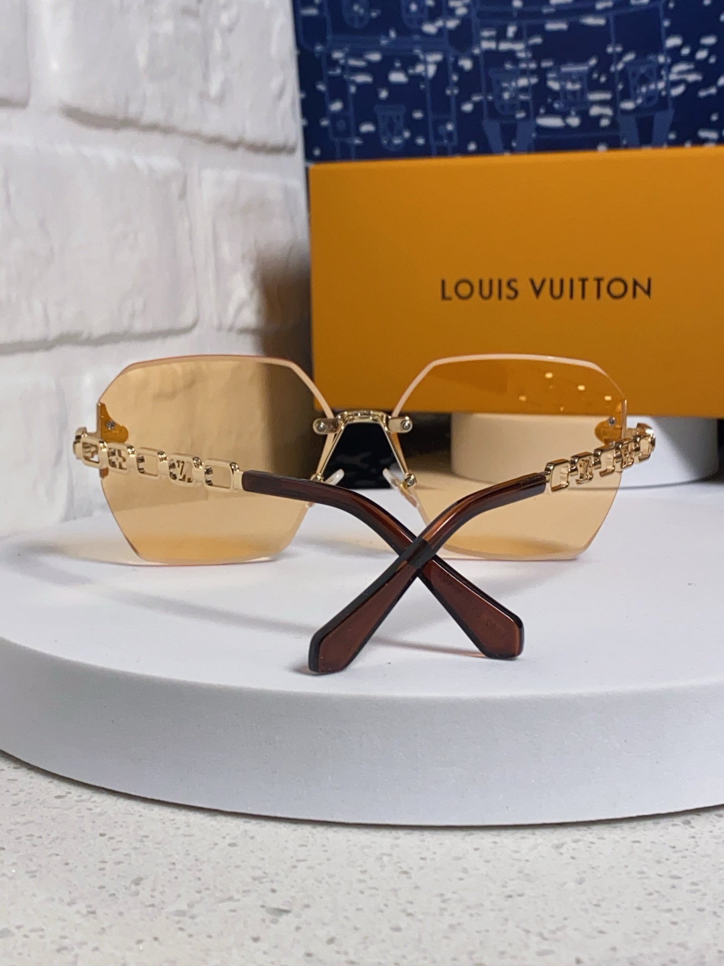 Louis Vuitton Oversized Gold Lens Sunglasses for Men & Women - detail image 3