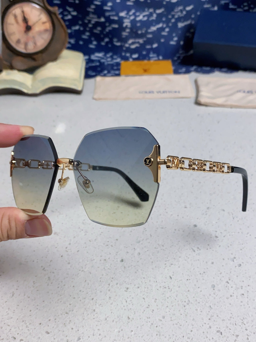 Louis Vuitton Oversized Silver Lens Sunglasses for Men & Women - 493148 - detail image 6