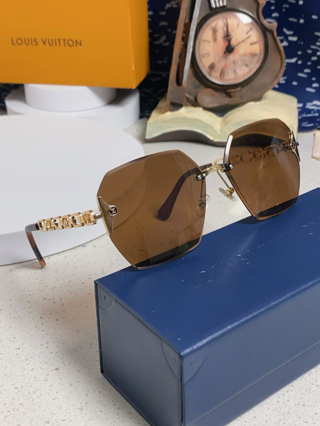 Louis Vuitton Oversized Brown Lens Sunglasses for Men & Women - detail image 9
