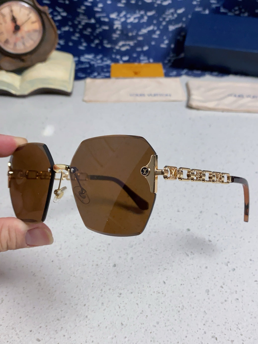 Louis Vuitton Oversized Brown Lens Sunglasses for Men & Women - detail image 6