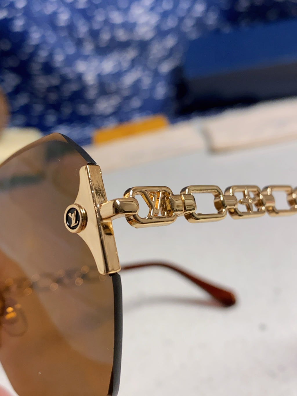Louis Vuitton Oversized Brown Lens Sunglasses for Men & Women - detail image 7