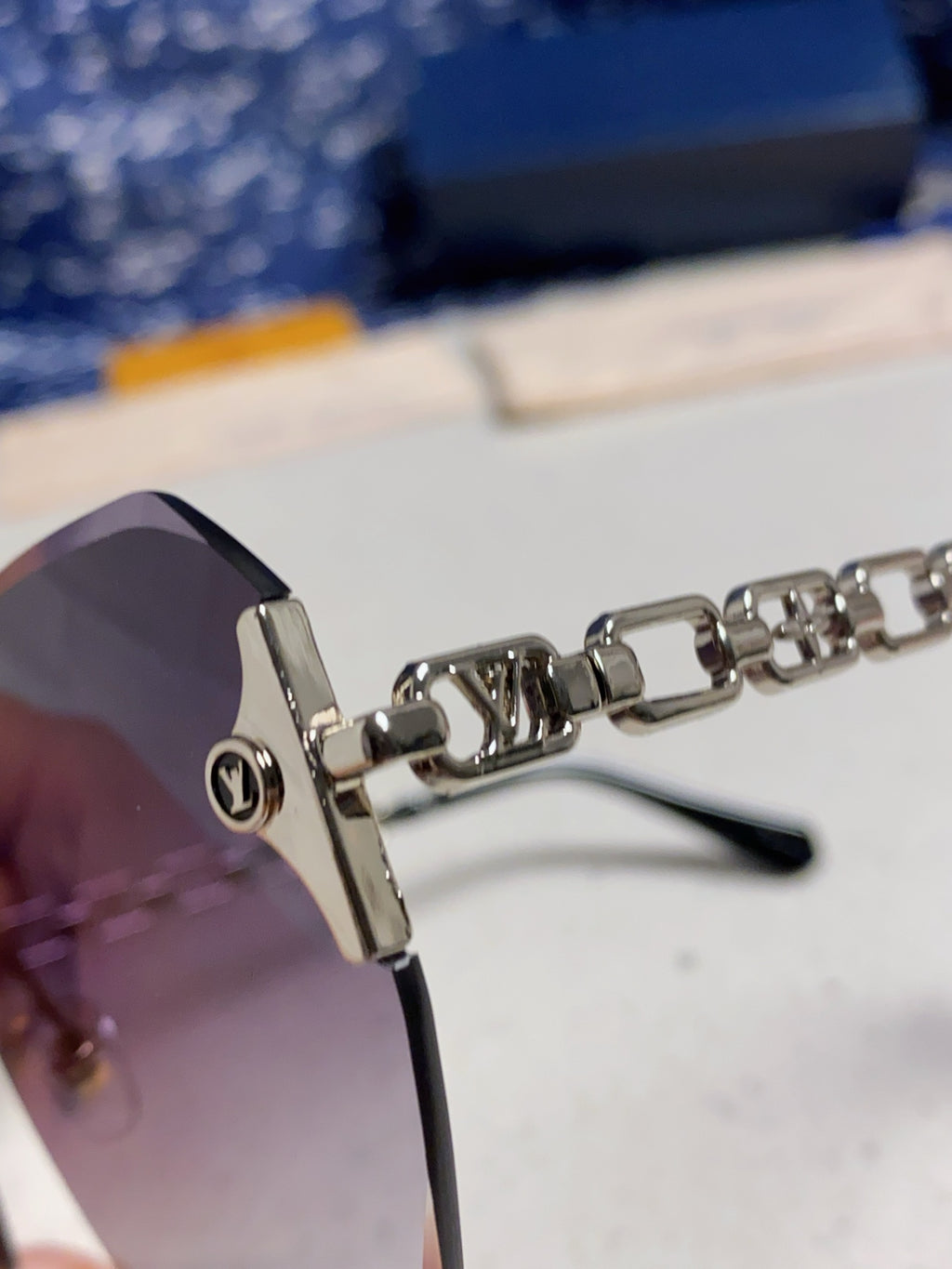 Louis Vuitton Oversized Silver Lens Sunglasses for Men & Women - 493150 - detail image 7