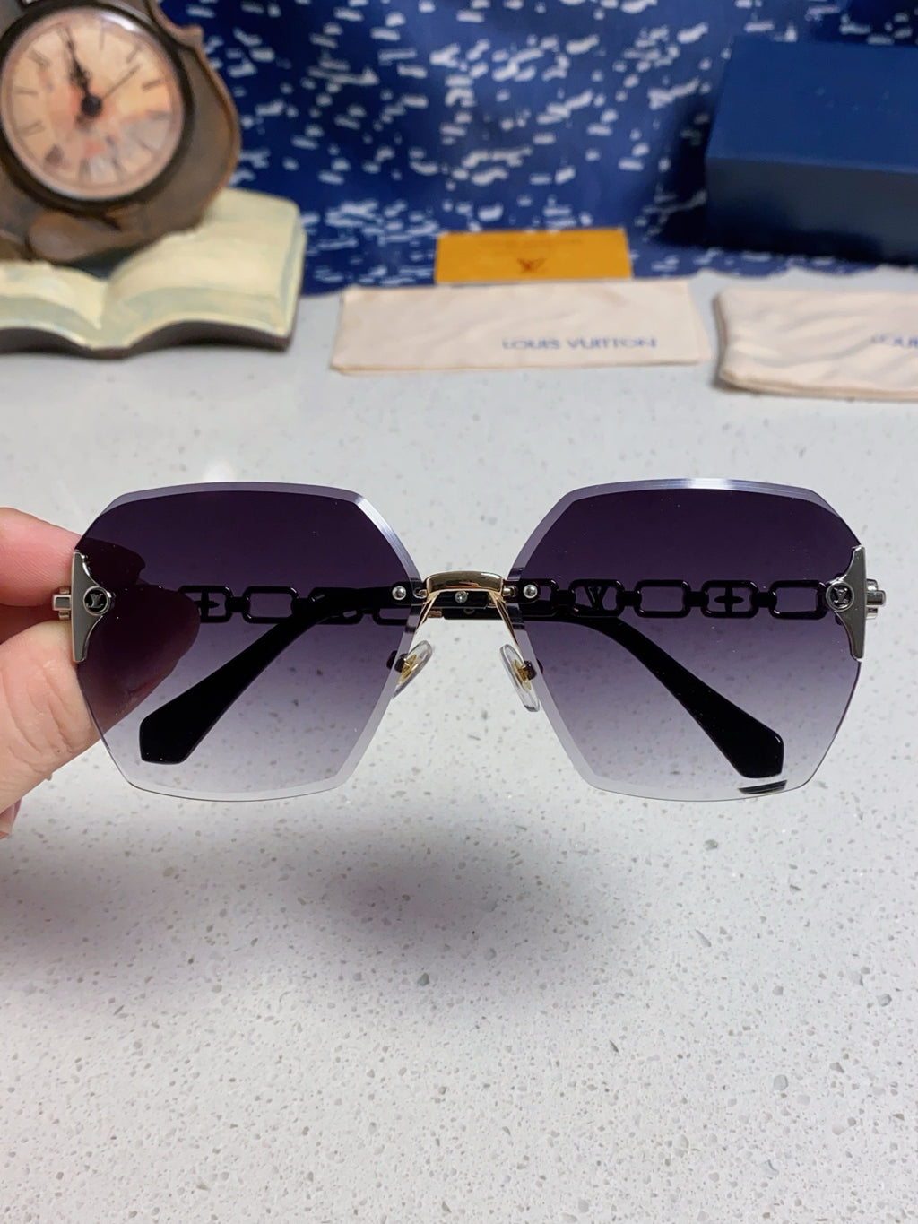 Louis Vuitton Oversized Silver Lens Sunglasses for Men & Women - 493150 - detail image 4