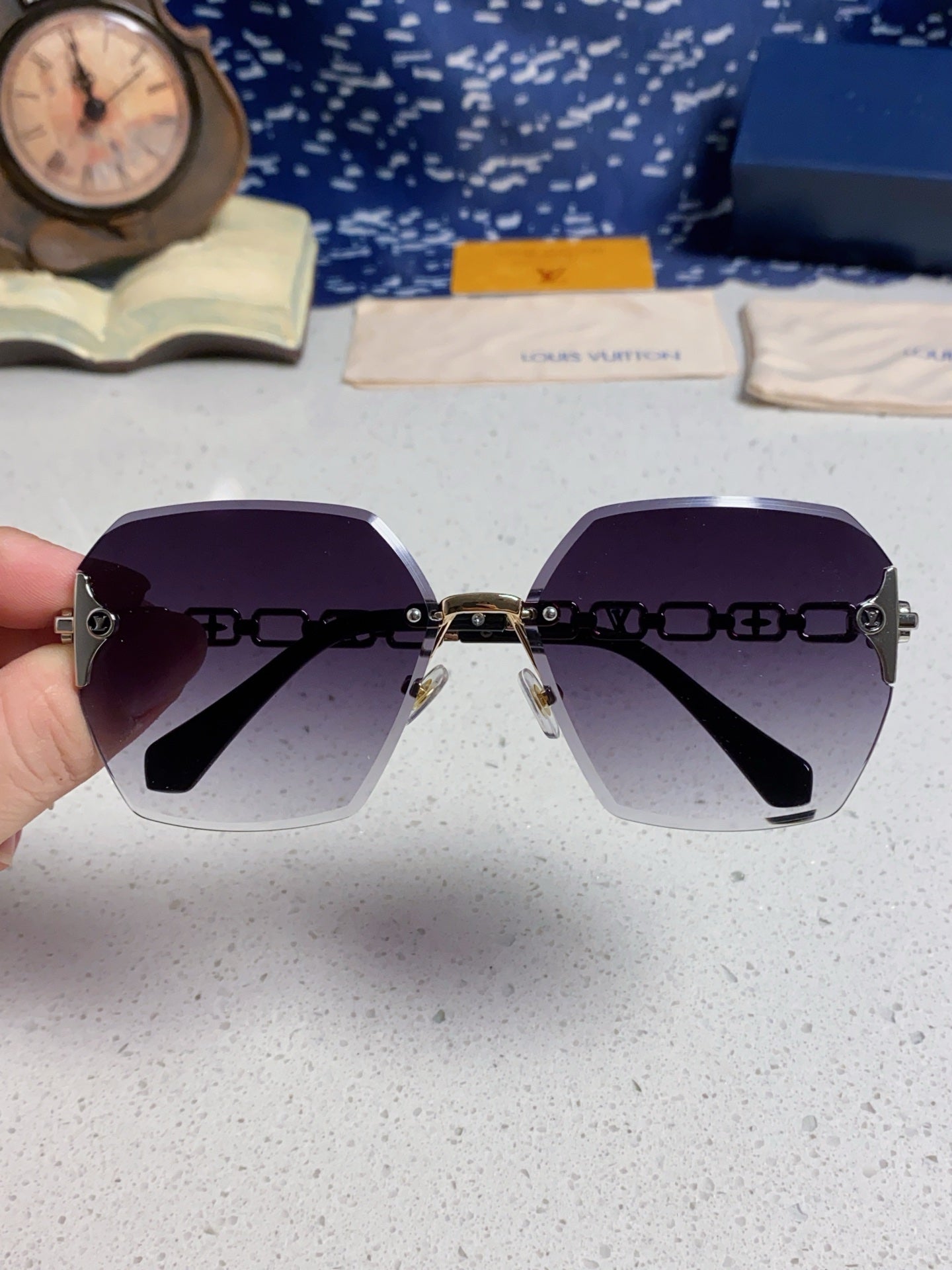Louis Vuitton Oversized Silver Lens Sunglasses for Men & Women - 493150 - detail image 4