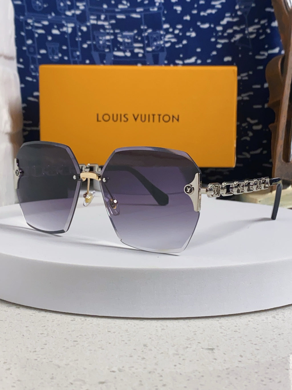Louis Vuitton Oversized Silver Lens Sunglasses for Men & Women - 493150