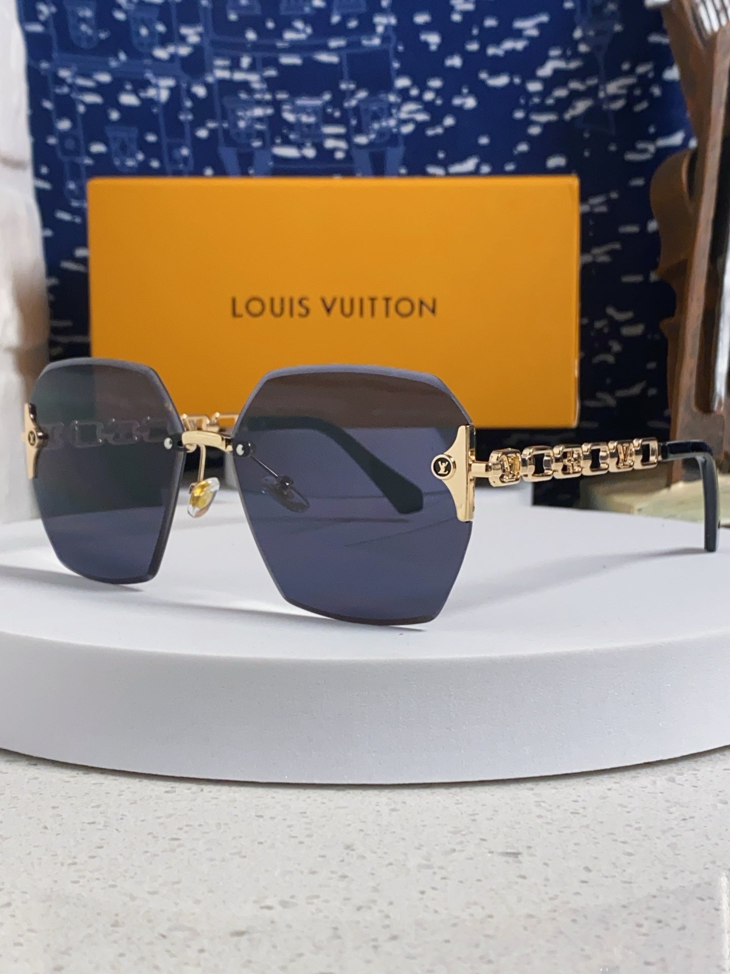 Louis Vuitton Oversized Black Lens Sunglasses for Men & Women