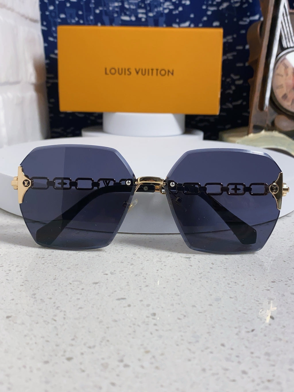 Louis Vuitton Oversized Black Lens Sunglasses for Men & Women - detail image 8