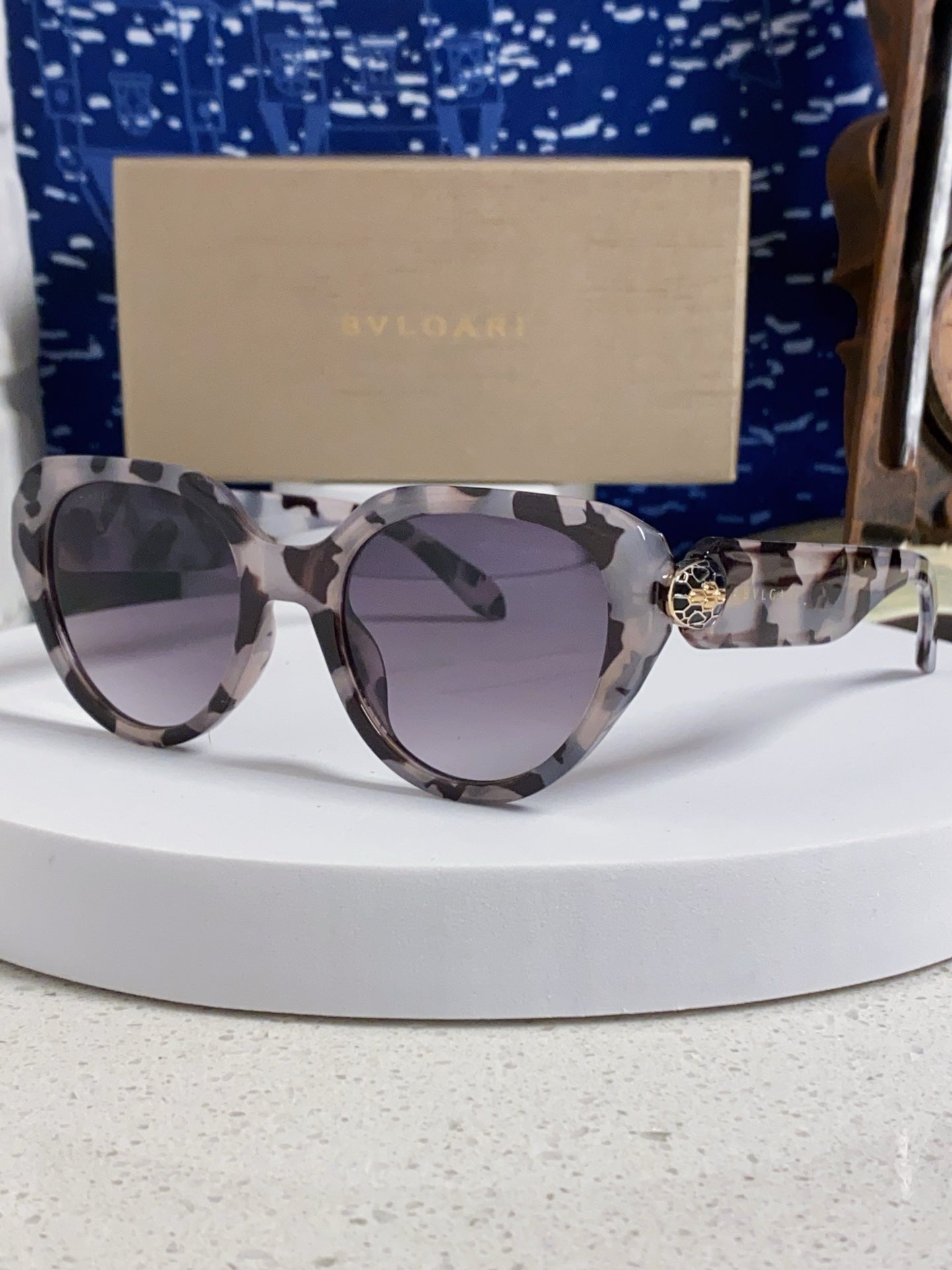 Bottega Veneta Metal Round Gray Lens Sunglasses for Men & Women - 432903