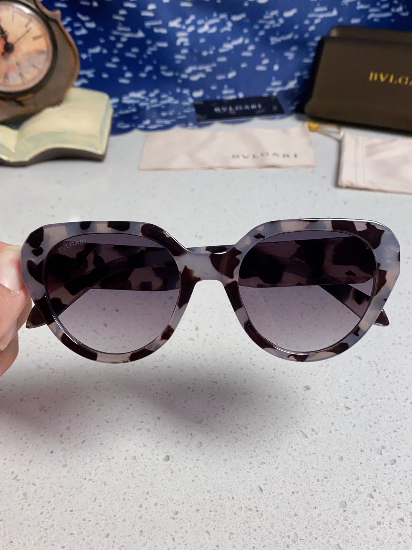 Bottega Veneta Metal Round Gray Lens Sunglasses for Men & Women - 432903 - detail image 4