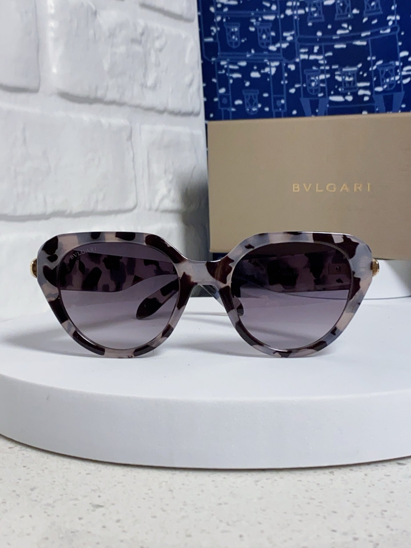 Bottega Veneta Metal Round Gray Lens Sunglasses for Men & Women - 487967 - detail image 2