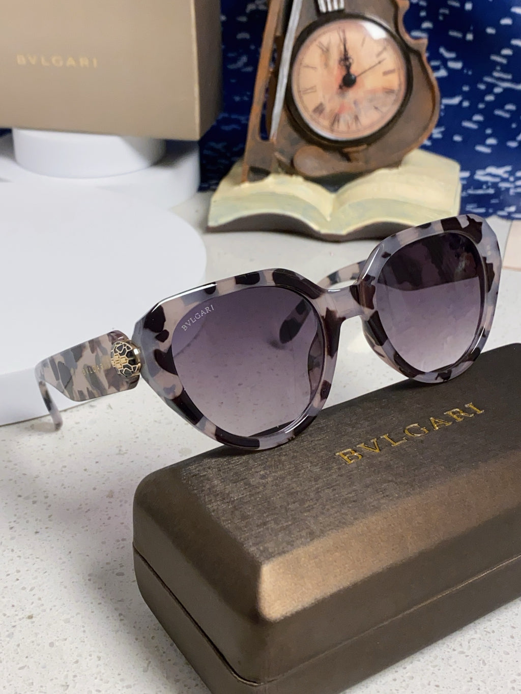Bottega Veneta Metal Round Gray Lens Sunglasses for Men & Women - 487967 - detail image 10